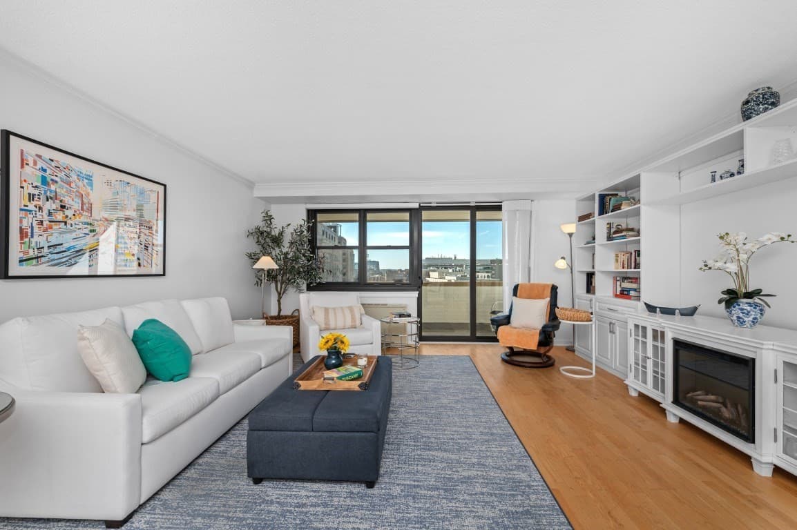 2 Hawthorne Place # 15R, Boston MA 02114