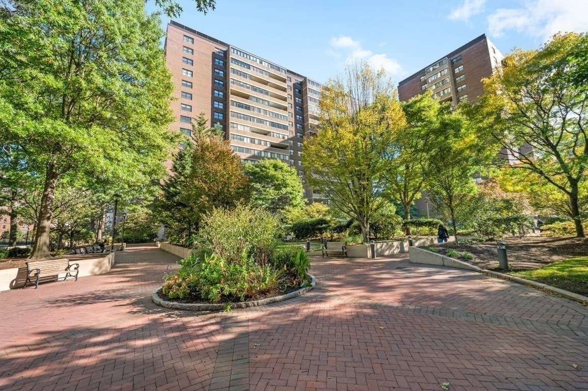 Condominium at 2 Hawthorne Place # 15R, Boston MA 02114, Boston, photo 20 of 24