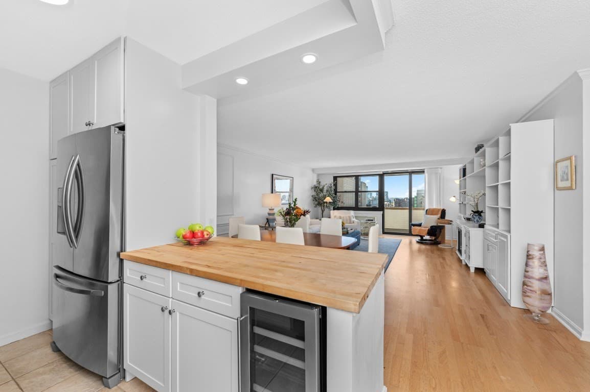 Condominium at 2 Hawthorne Place # 15R, Boston MA 02114, Boston, photo 10 of 24