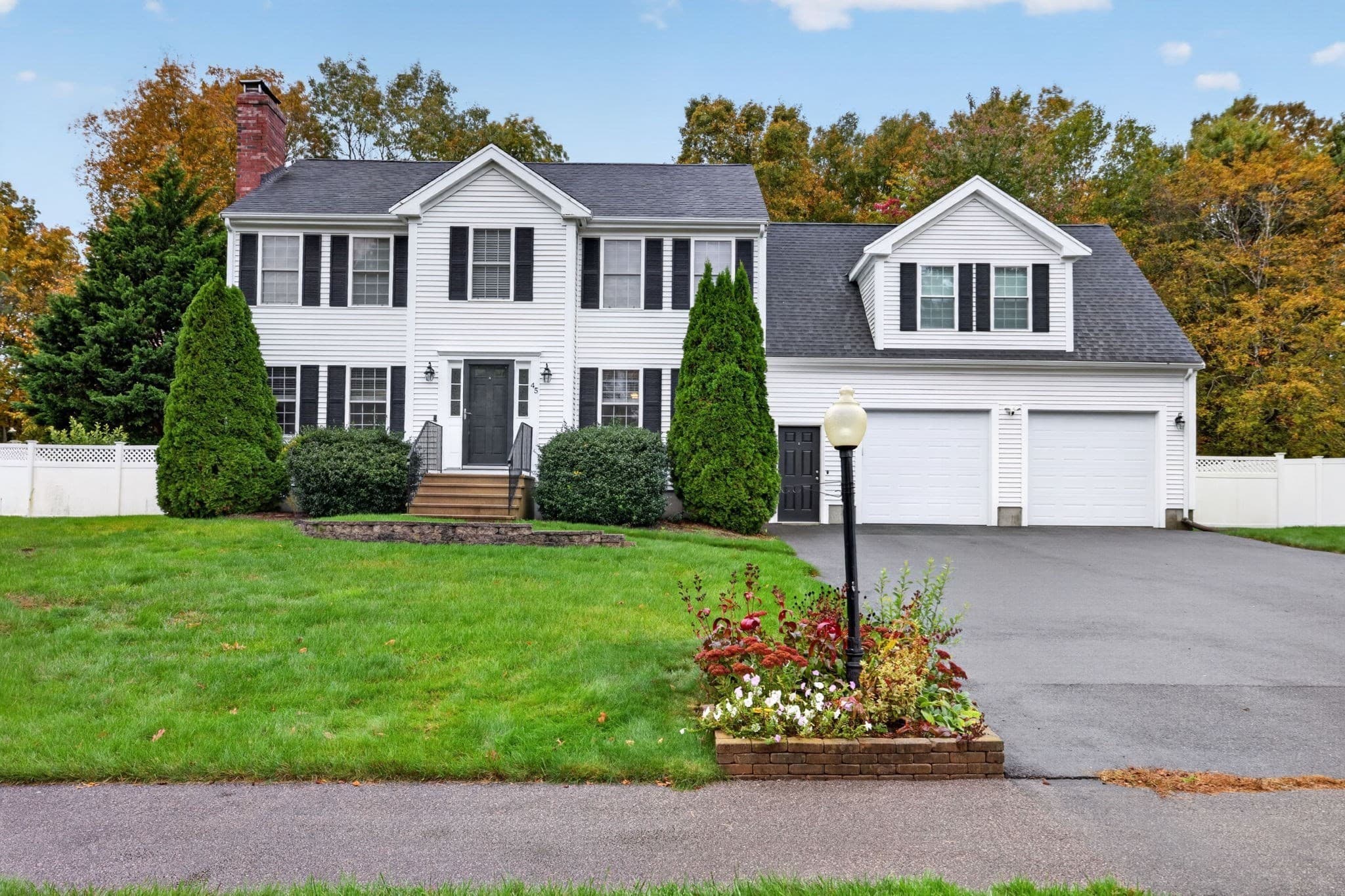 45 Metacomet Ave, Taunton MA 02718