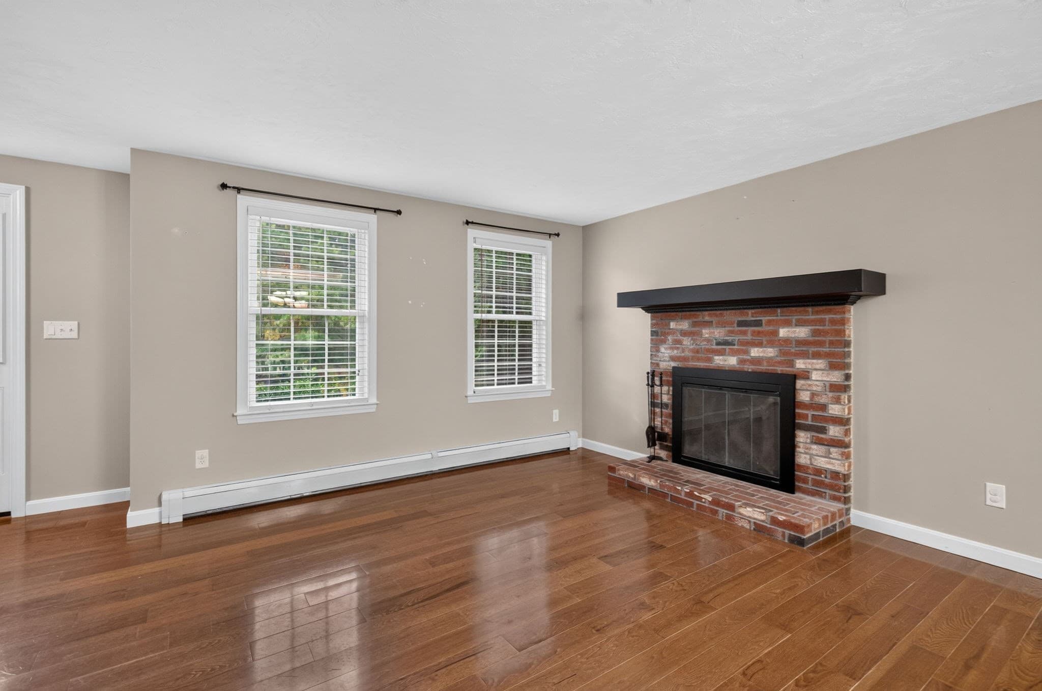 Single Family Residence at 45 Metacomet Ave, Taunton MA 02718, Taunton, photo 4 of 42
