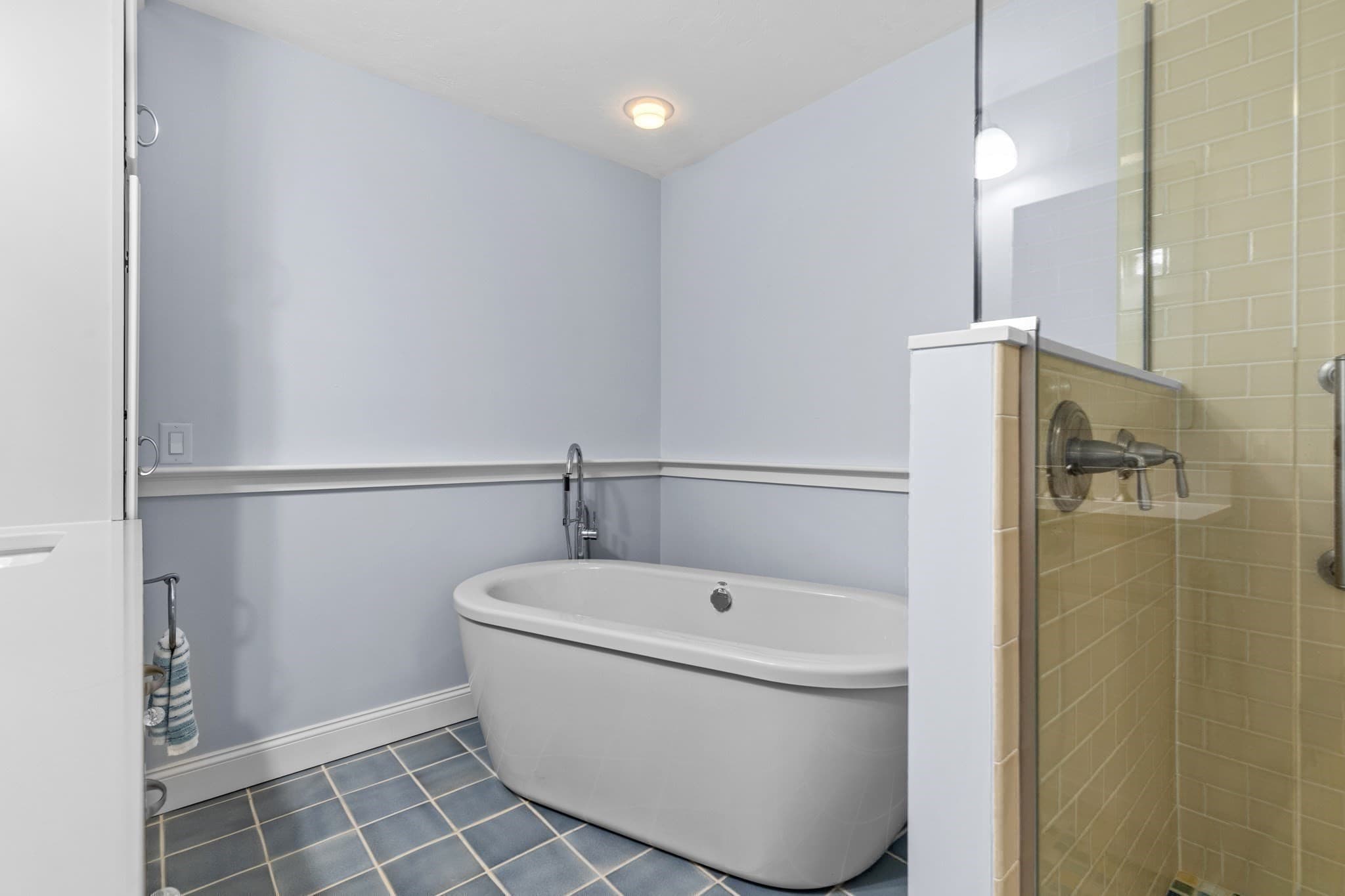 Condominium at 12 Kates Glen # 12, Plymouth MA 02360, photo 13 of 35