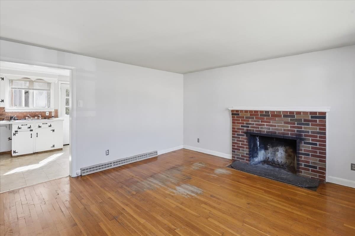 Single Family Residence at 13 Horton St, Taunton MA 02780, photo 6 of 33