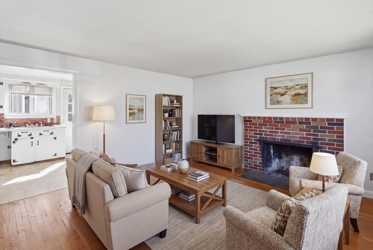 Single Family Residence at 13 Horton St, Taunton MA 02780, photo 7 of 33