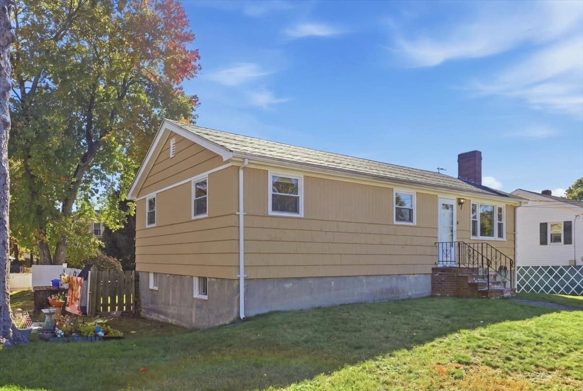 Single Family Residence at 13 Horton St, Taunton MA 02780, photo 3 of 33