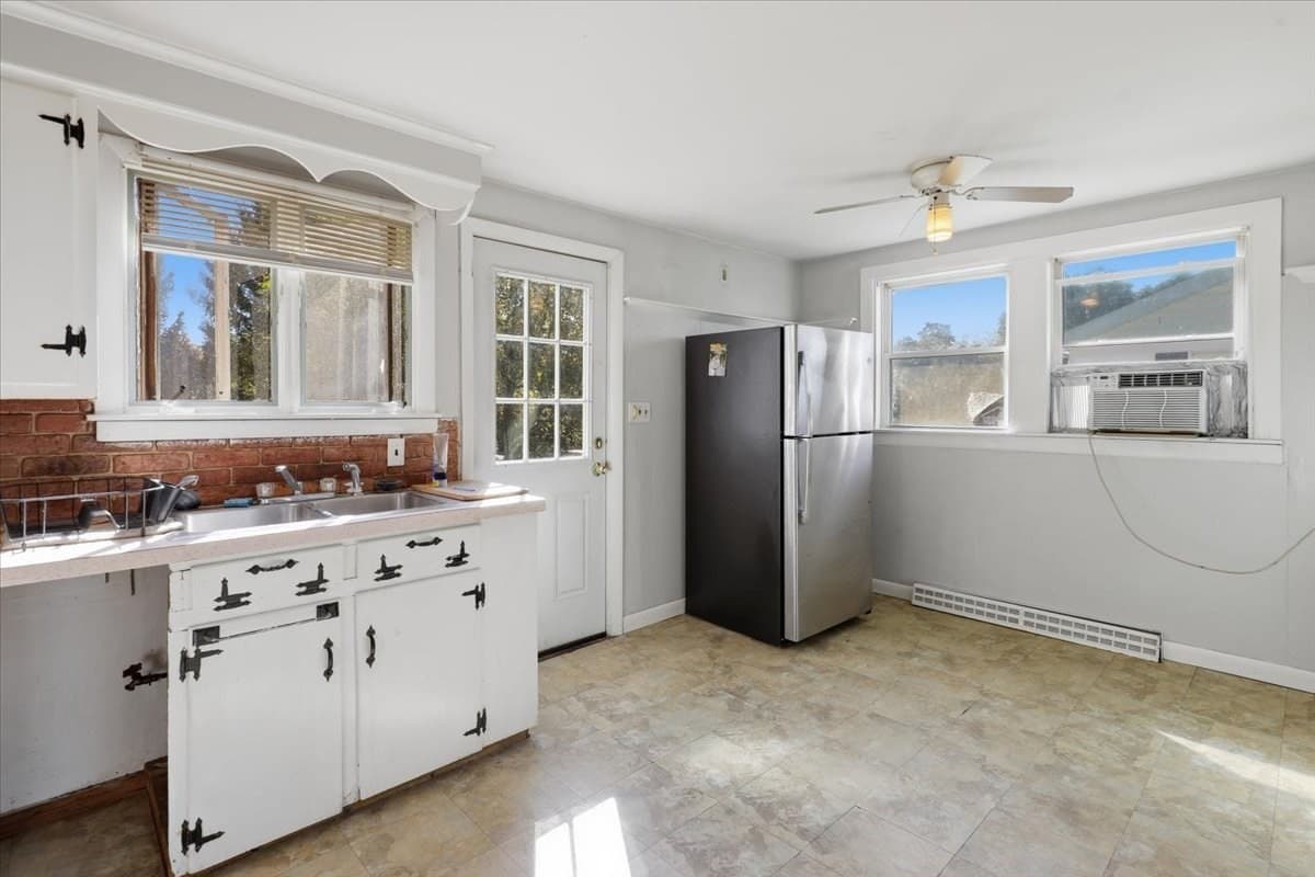 Single Family Residence at 13 Horton St, Taunton MA 02780, photo 18 of 33