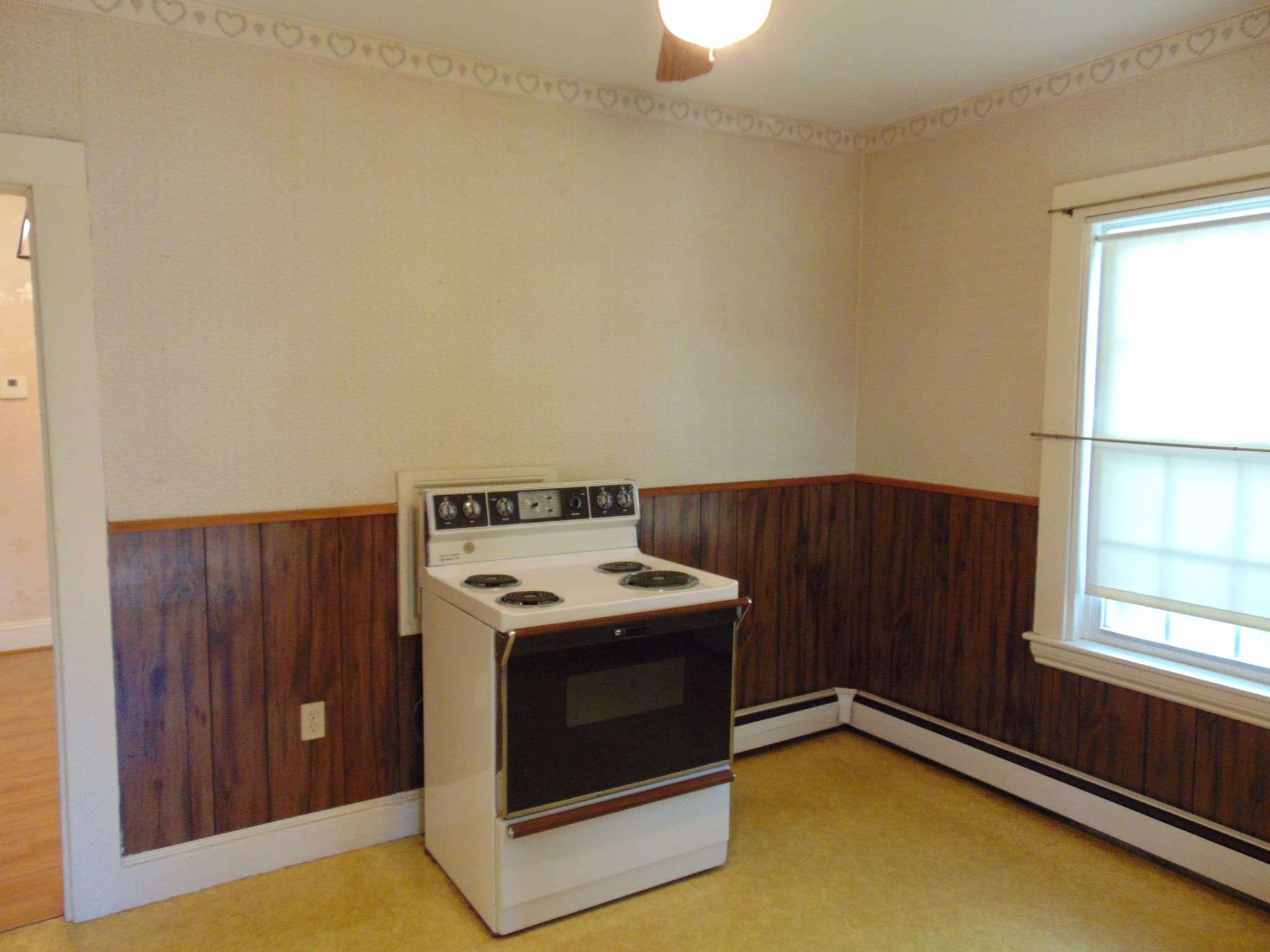 Single Family Residence at 260 Newbury Ave, Quincy MA 02171, photo 6 of 17