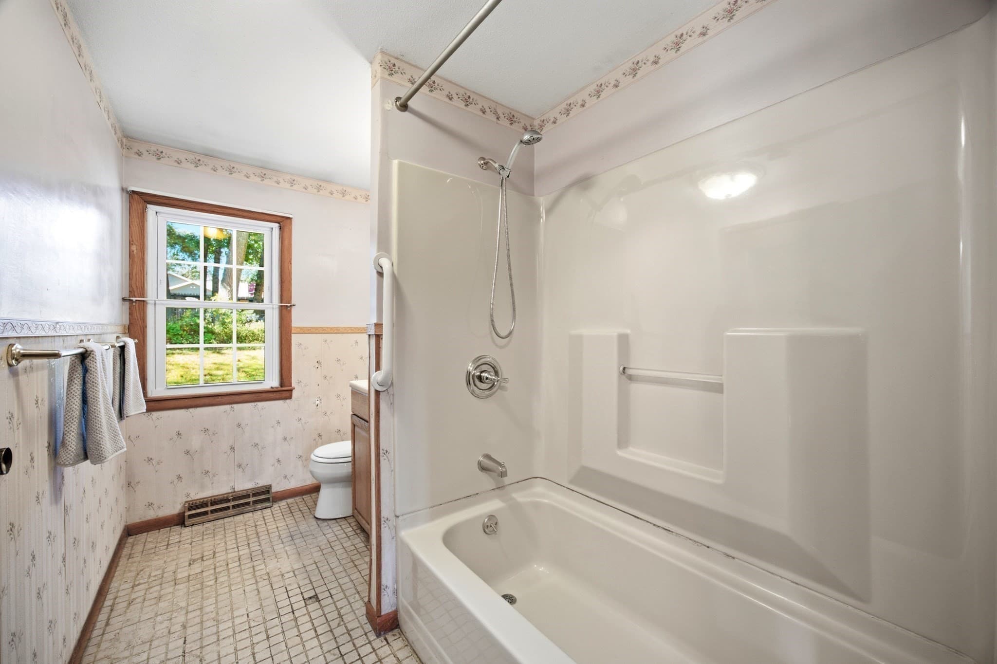 Single Family Residence at 20 Deerfield Dr, Northampton MA 01062, photo 22 of 42