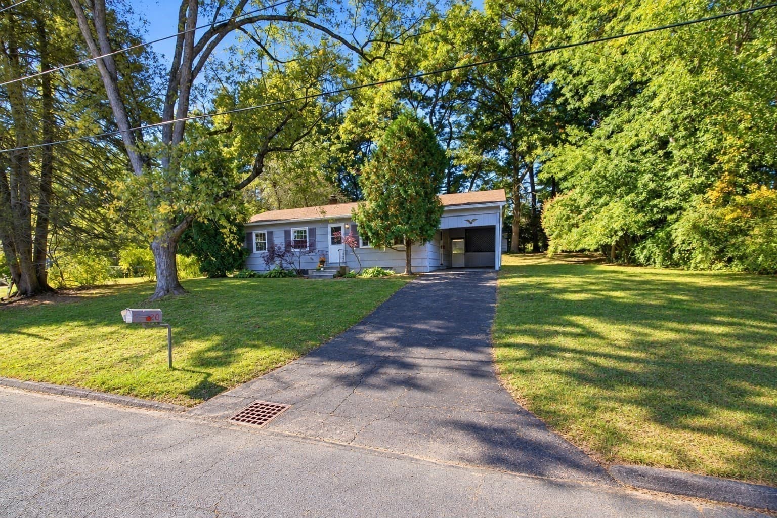 20 Deerfield Dr, Northampton MA 01062