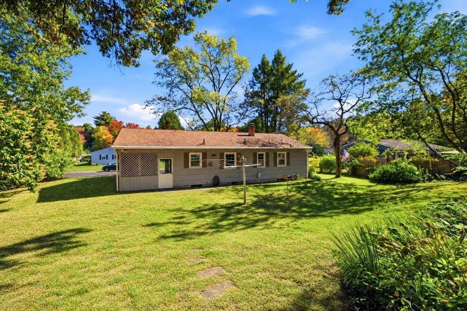 Single Family Residence at 20 Deerfield Dr, Northampton MA 01062, photo 5 of 42