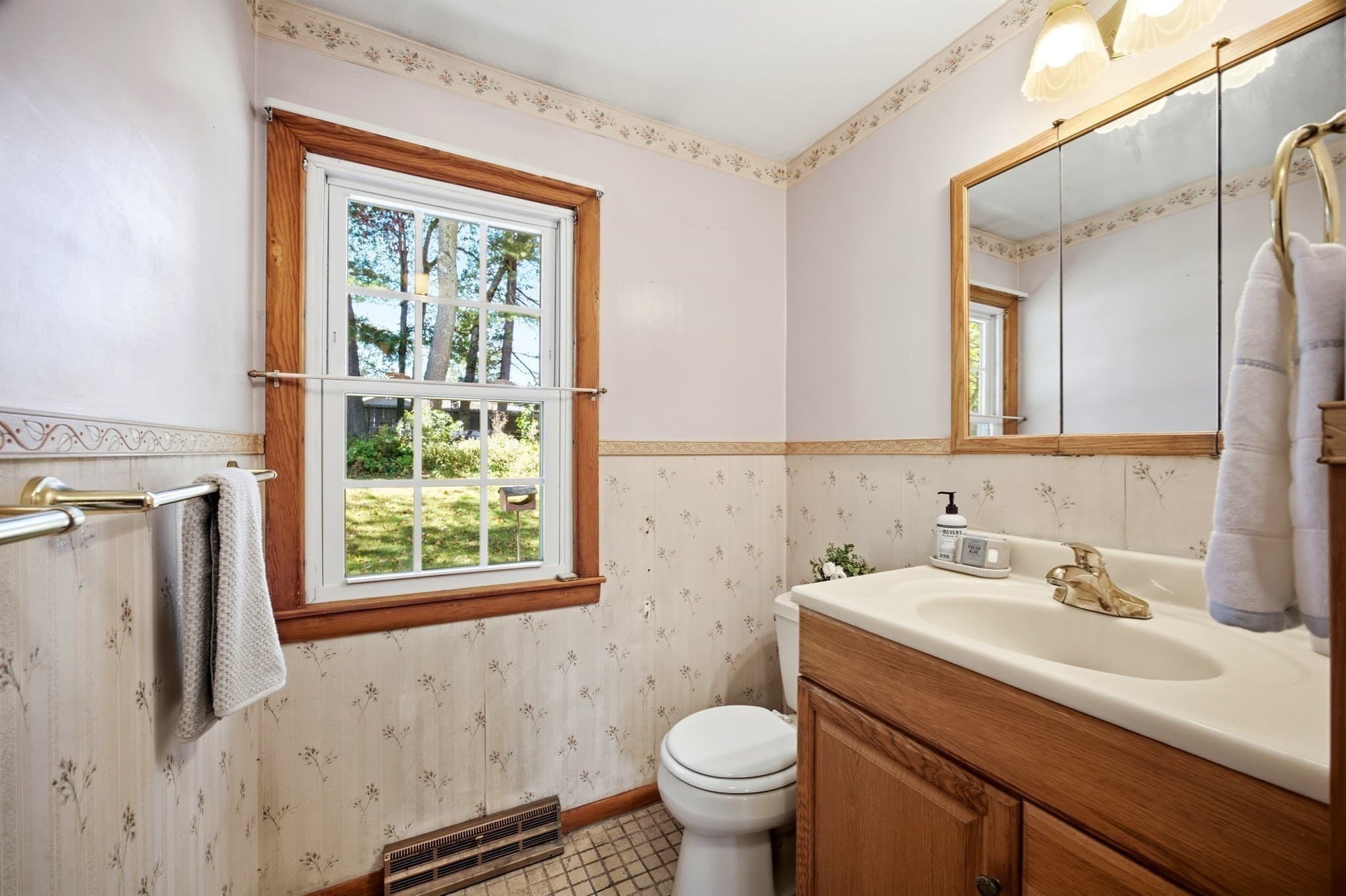 Single Family Residence at 20 Deerfield Dr, Northampton MA 01062, photo 20 of 42