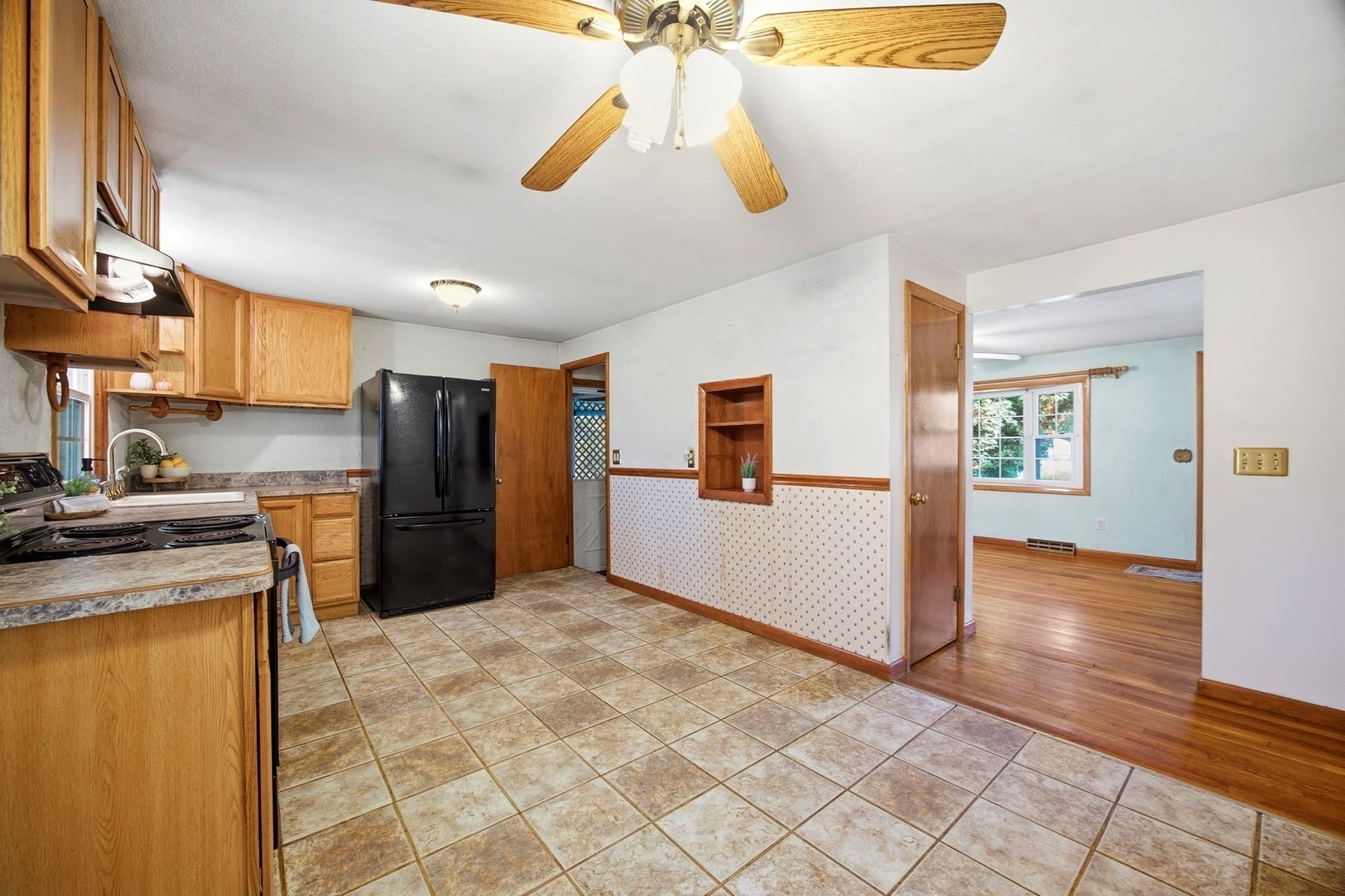 Single Family Residence at 20 Deerfield Dr, Northampton MA 01062, photo 18 of 42