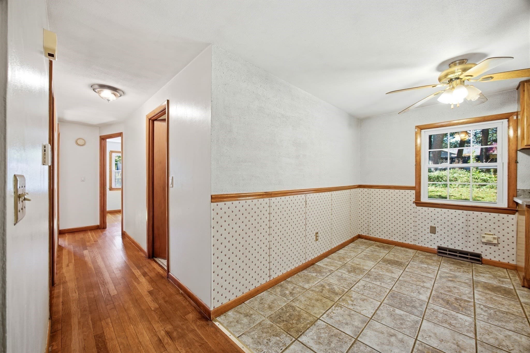 Single Family Residence at 20 Deerfield Dr, Northampton MA 01062, photo 19 of 42