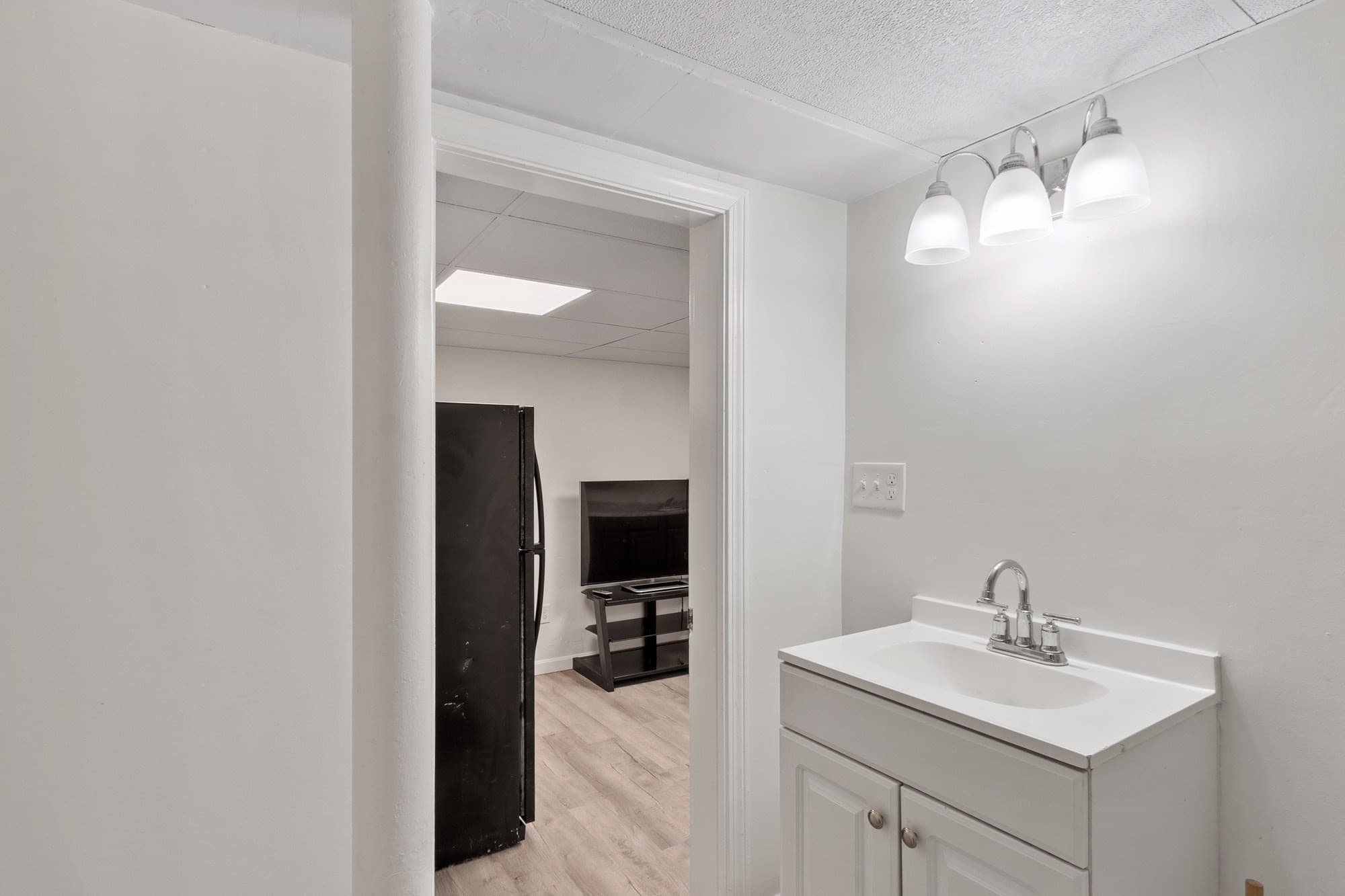 3 Family at 537 Park Avenue, Worcester MA 01602, photo 13 of 31