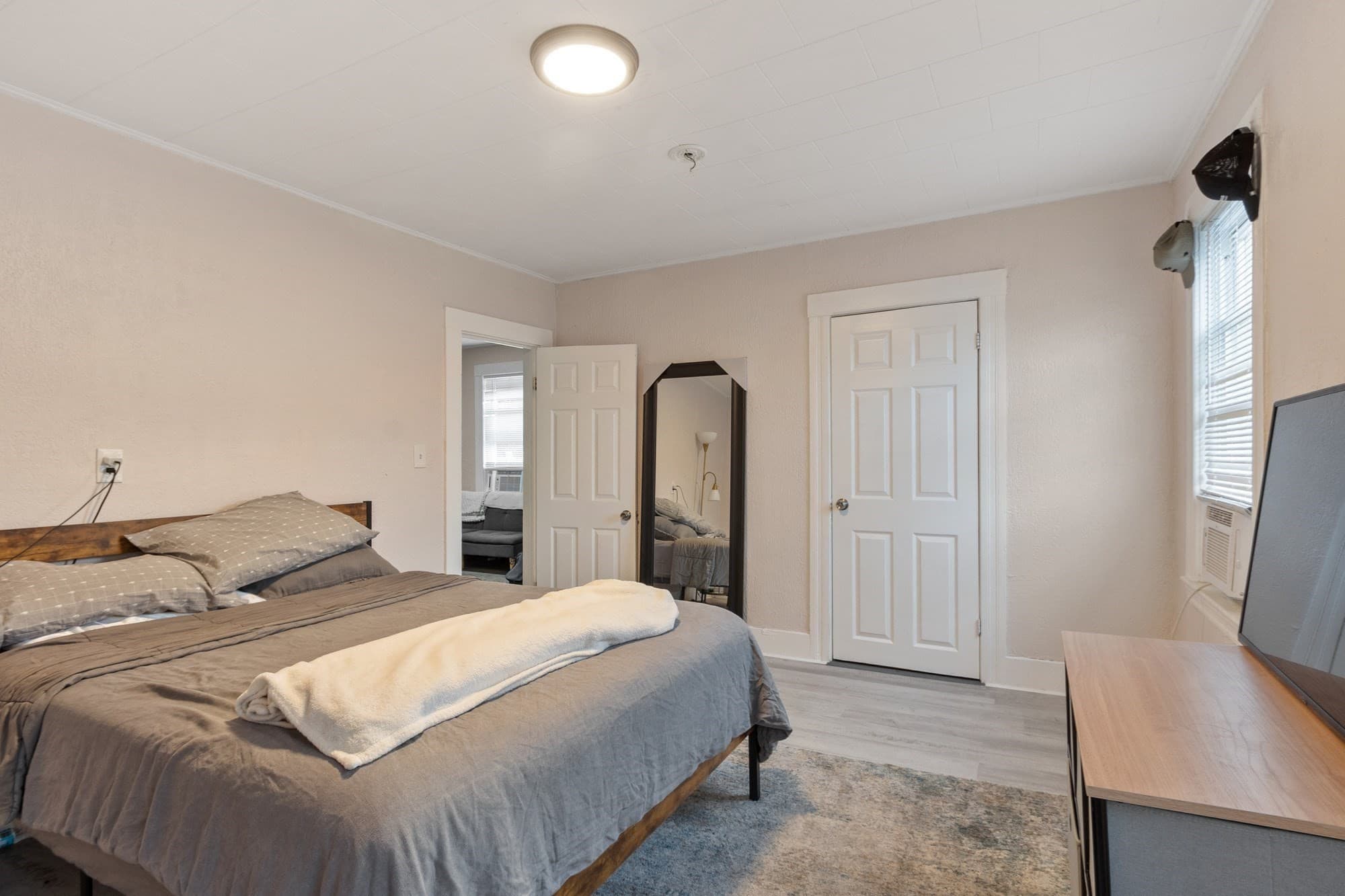 3 Family at 537 Park Avenue, Worcester MA 01602, photo 22 of 31