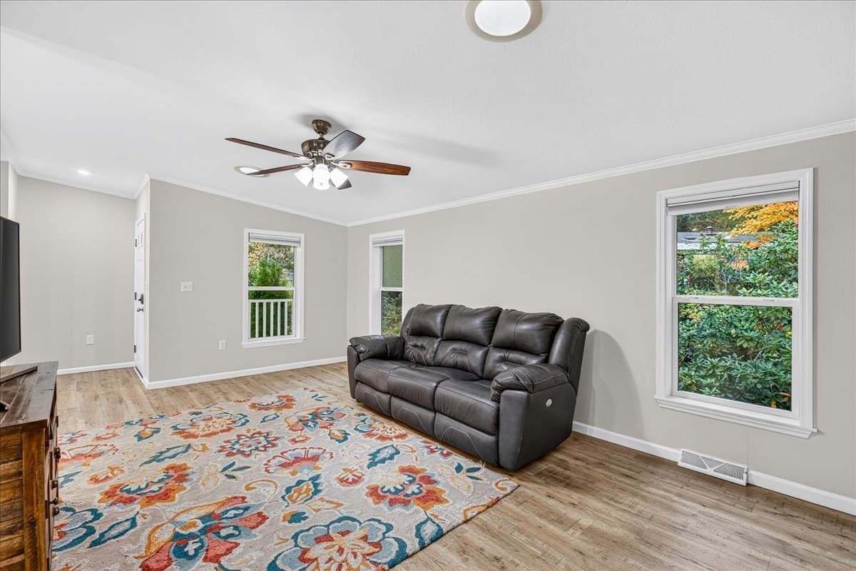 Mobile Home at 18-4 South Meadow Village, Carver MA 02330, photo 16 of 38