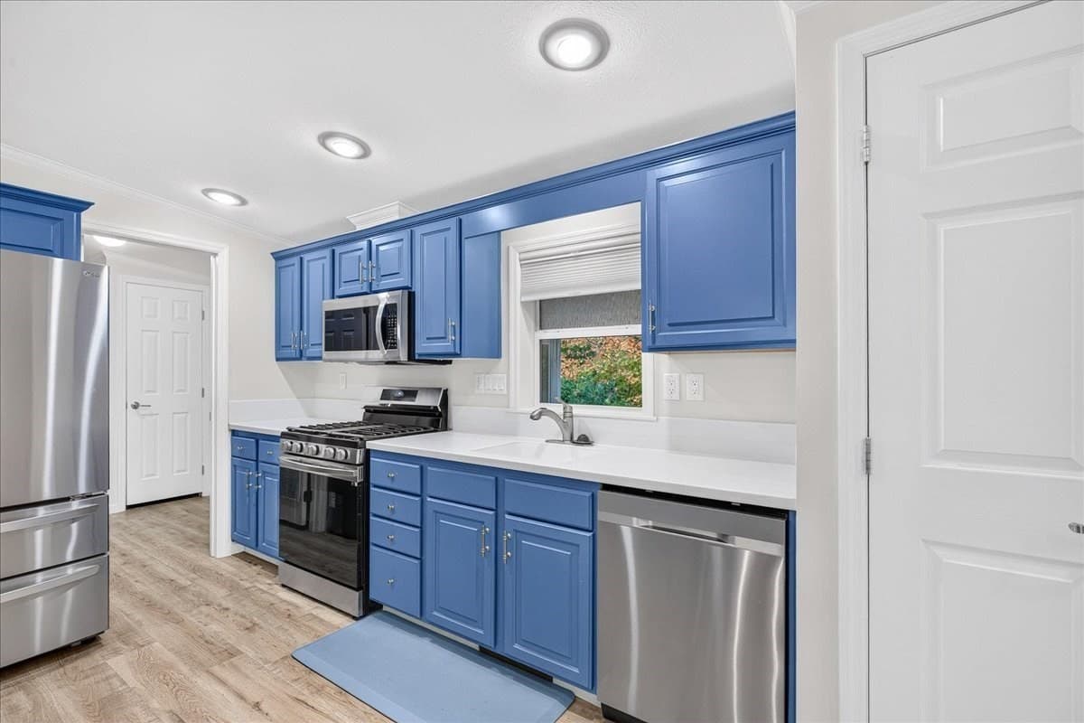 Mobile Home at 18-4 South Meadow Village, Carver MA 02330, photo 7 of 38