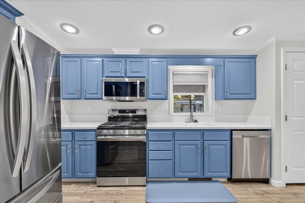 Mobile Home at 18-4 South Meadow Village, Carver MA 02330, photo 9 of 38