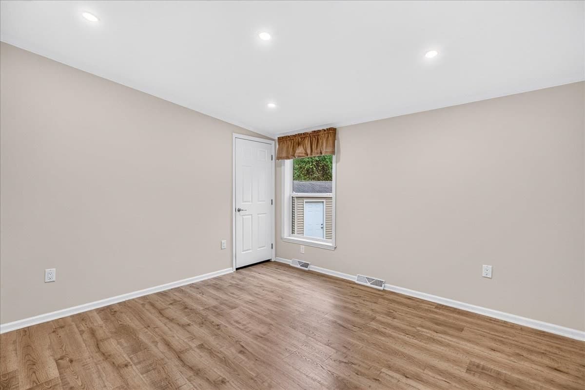 Mobile Home at 18-4 South Meadow Village, Carver MA 02330, photo 24 of 38