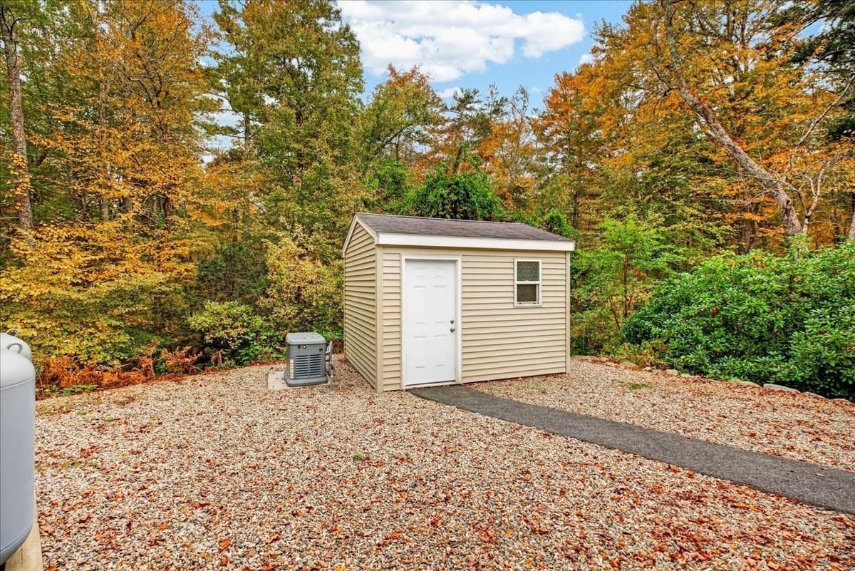 Mobile Home at 18-4 South Meadow Village, Carver MA 02330, photo 34 of 38