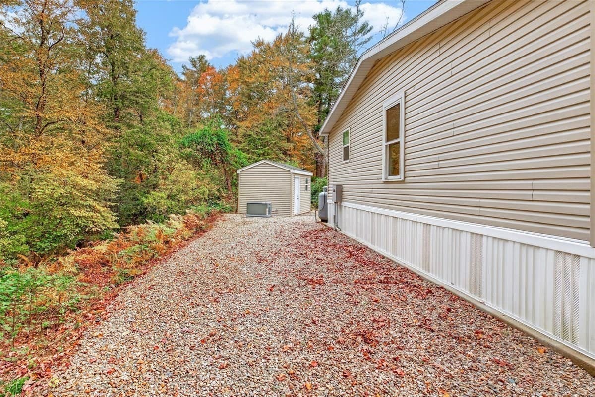 Mobile Home at 18-4 South Meadow Village, Carver MA 02330, photo 37 of 38