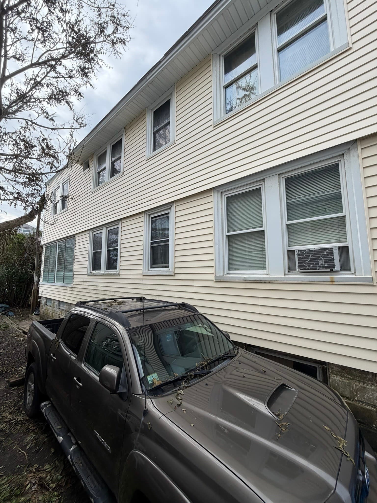 Multi Family at 70 J St, Hull MA 02045, photo 2 of 16