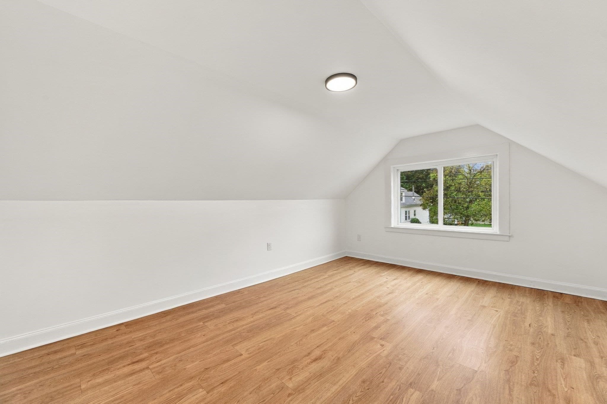 Single Family Residence at 6 Norfolk Ave, Peabody MA 01960, photo 24 of 42
