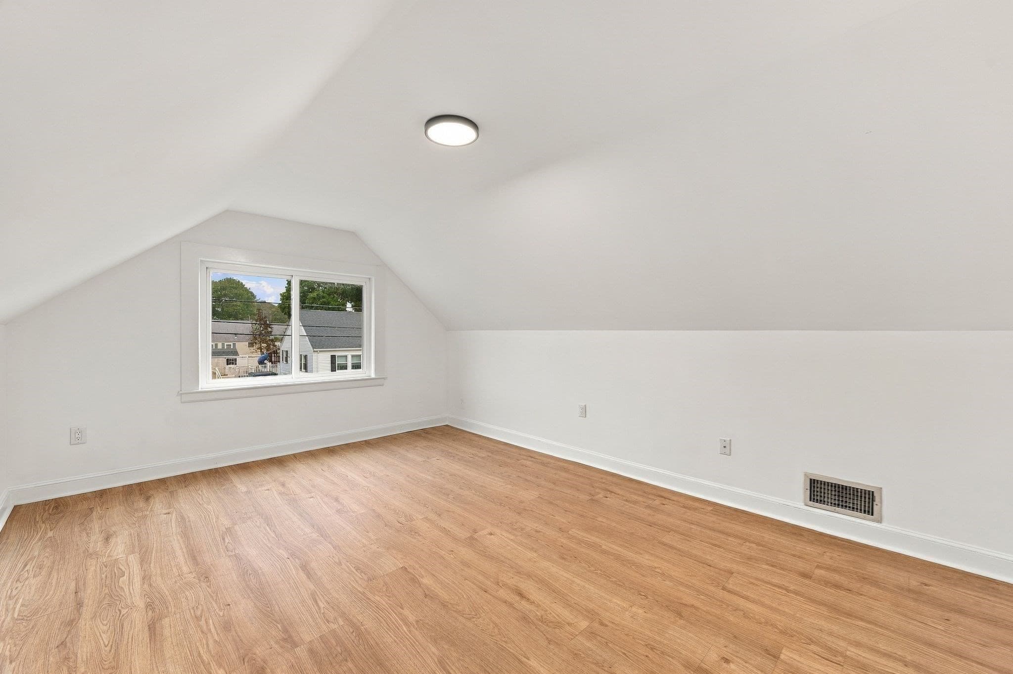 Single Family Residence at 6 Norfolk Ave, Peabody MA 01960, photo 25 of 42