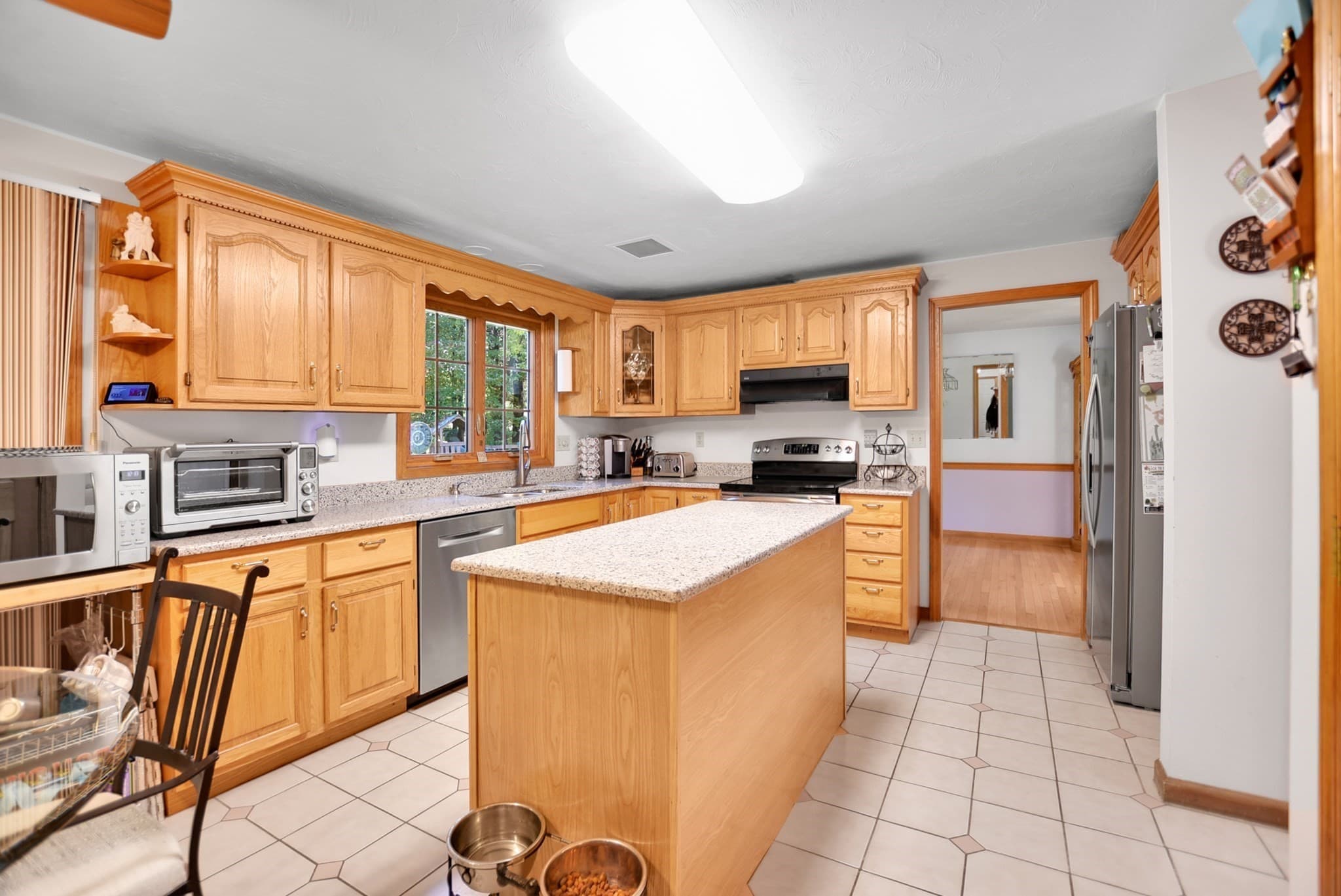 Single Family Residence at 3 Natalie Cir, Franklin MA 02038, photo 2 of 42