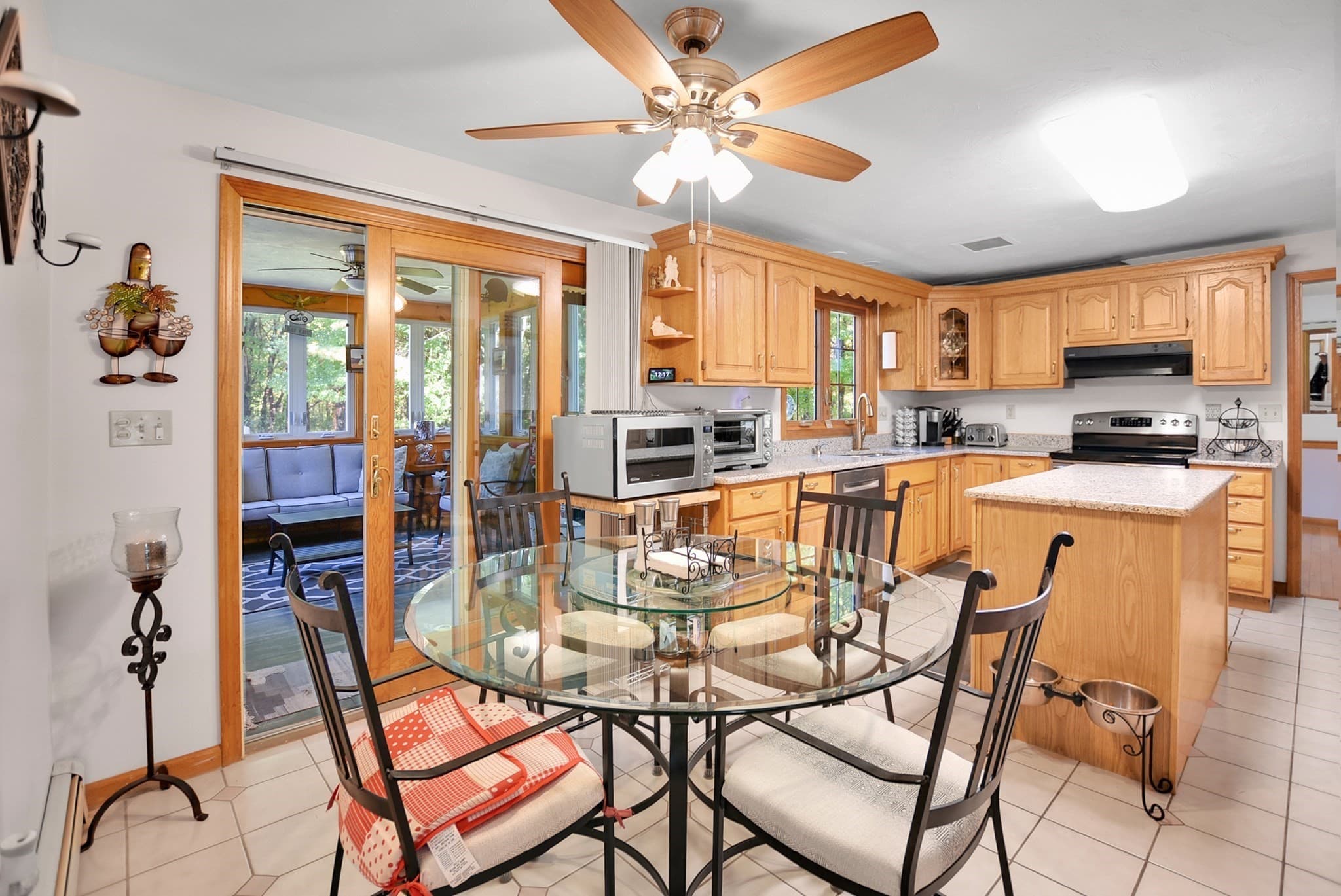 Single Family Residence at 3 Natalie Cir, Franklin MA 02038, photo 5 of 42