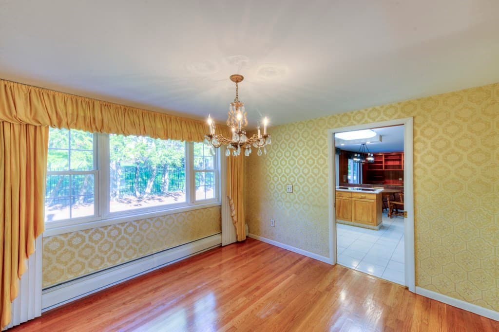 Single Family Residence at 20 Dubiel Dr, Worcester MA 01609, photo 7 of 41