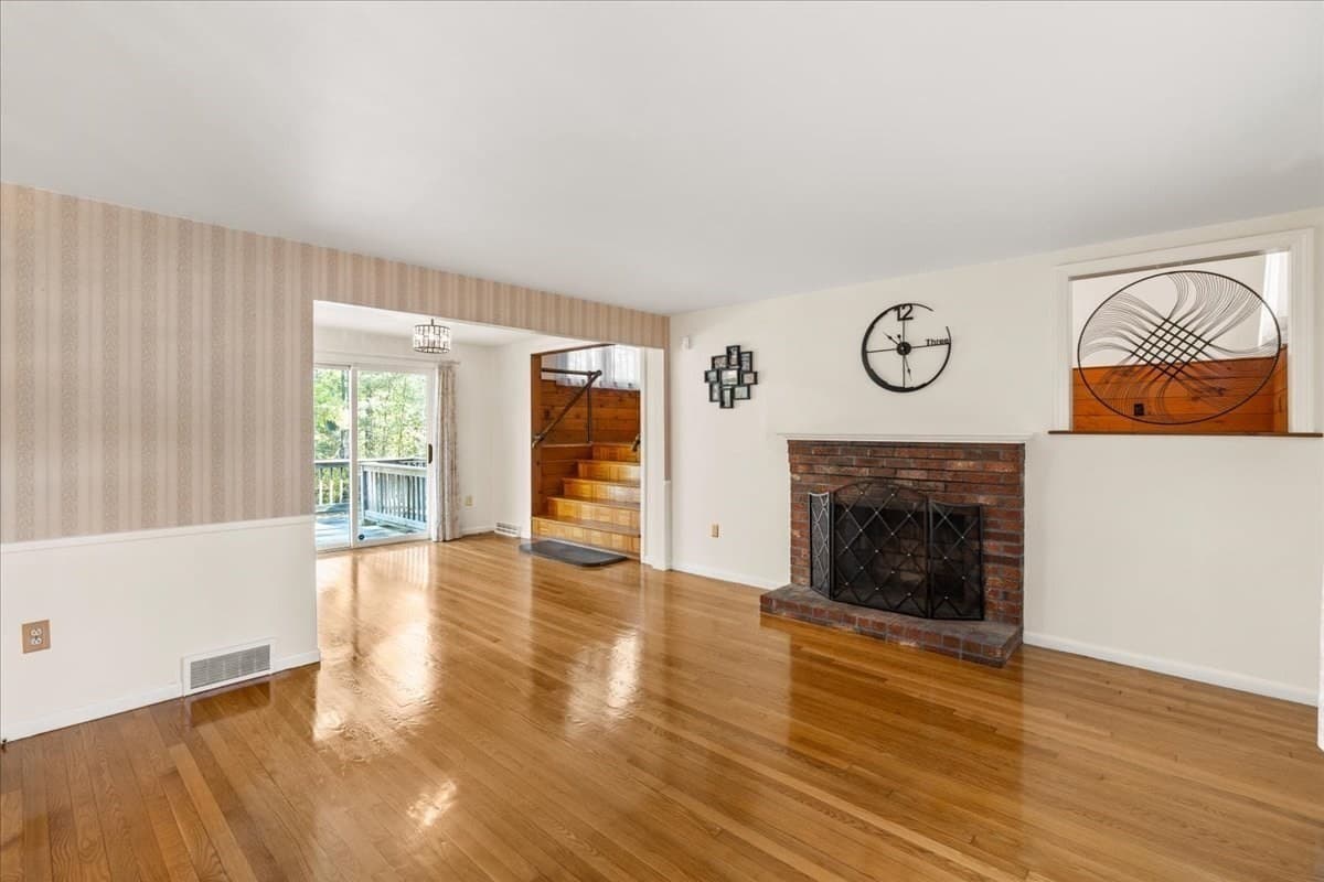 Single Family Residence at 528 Spring St, Hanson MA 02341, photo 6 of 42