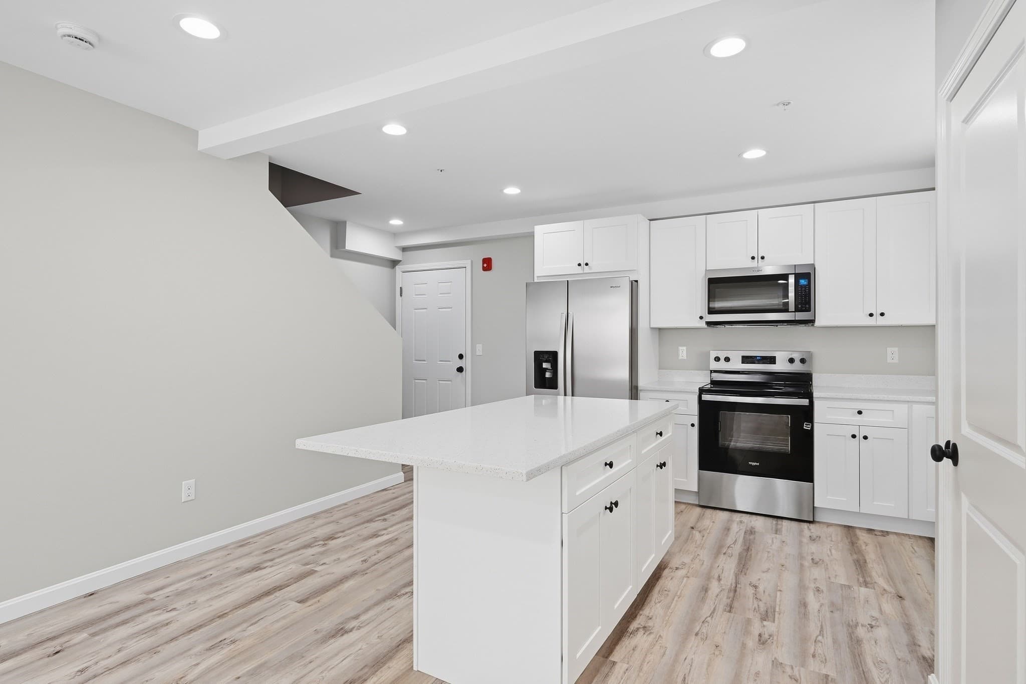 Attached (Townhouse/Rowhouse/Duplex) at 61 Parker St # 6, Springfield MA 01151, photo 2 of 17