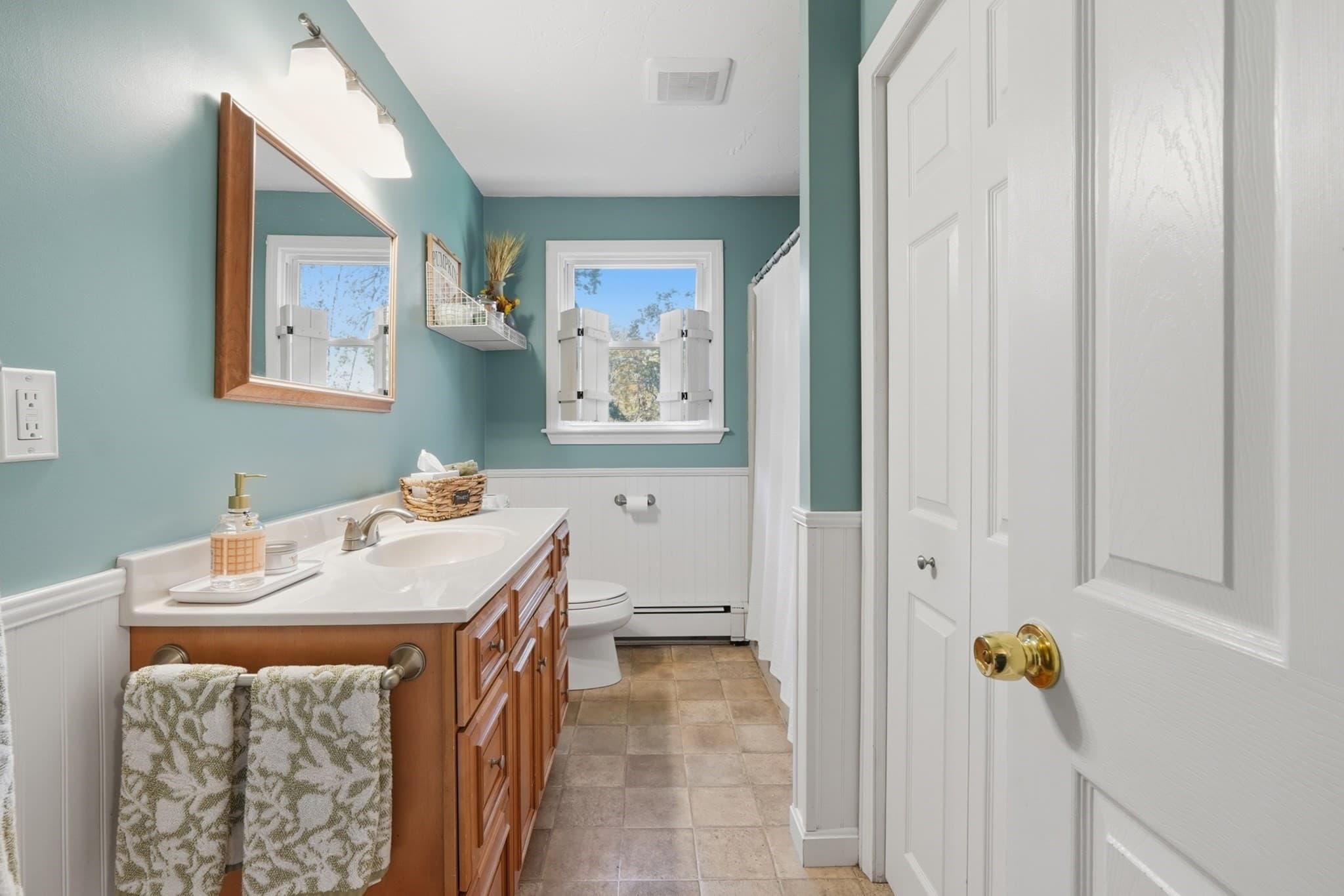 Single Family Residence at 20 Pierce Rd, Sutton MA 01590, photo 16 of 42