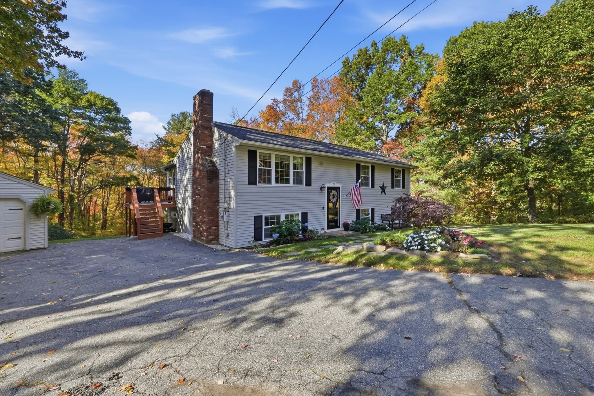Single Family Residence at 20 Pierce Rd, Sutton MA 01590, photo 3 of 42