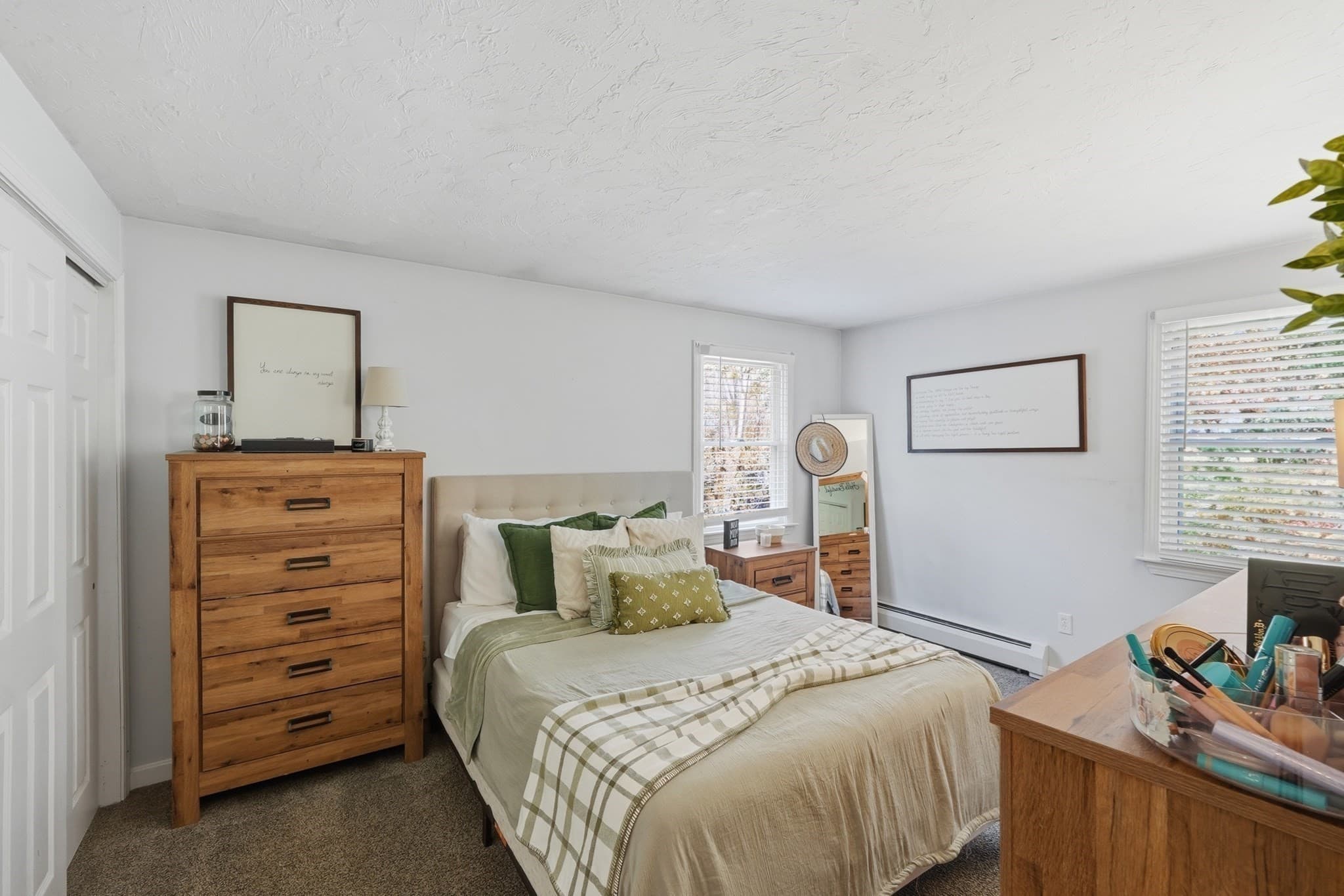 Single Family Residence at 20 Pierce Rd, Sutton MA 01590, photo 15 of 42