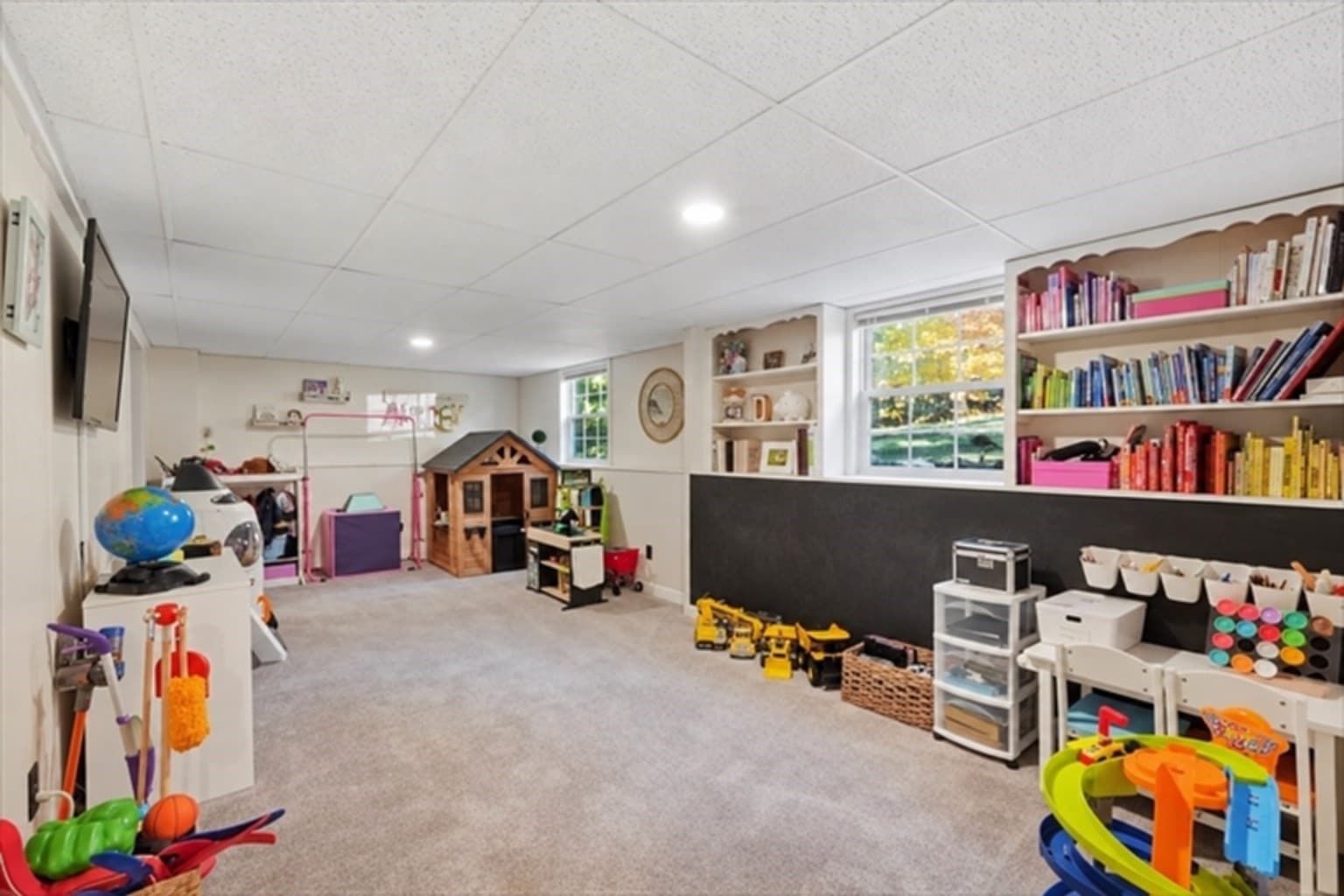 Single Family Residence at 20 Pierce Rd, Sutton MA 01590, photo 21 of 42