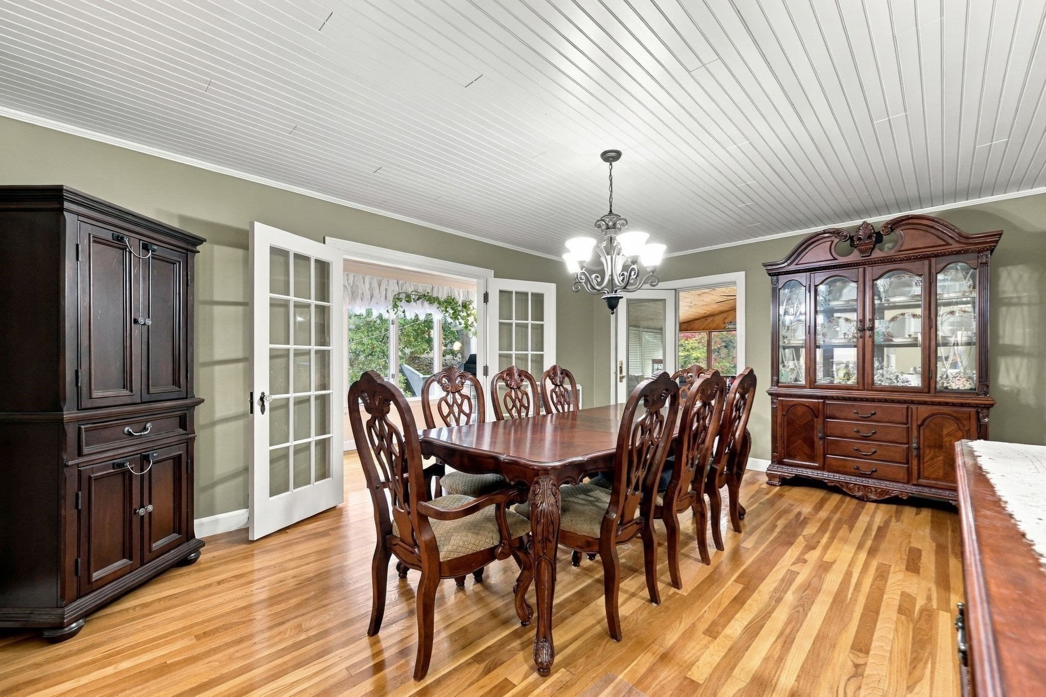 3 Family at 670 Amherst Rd, Granby MA 01033, photo 11 of 42