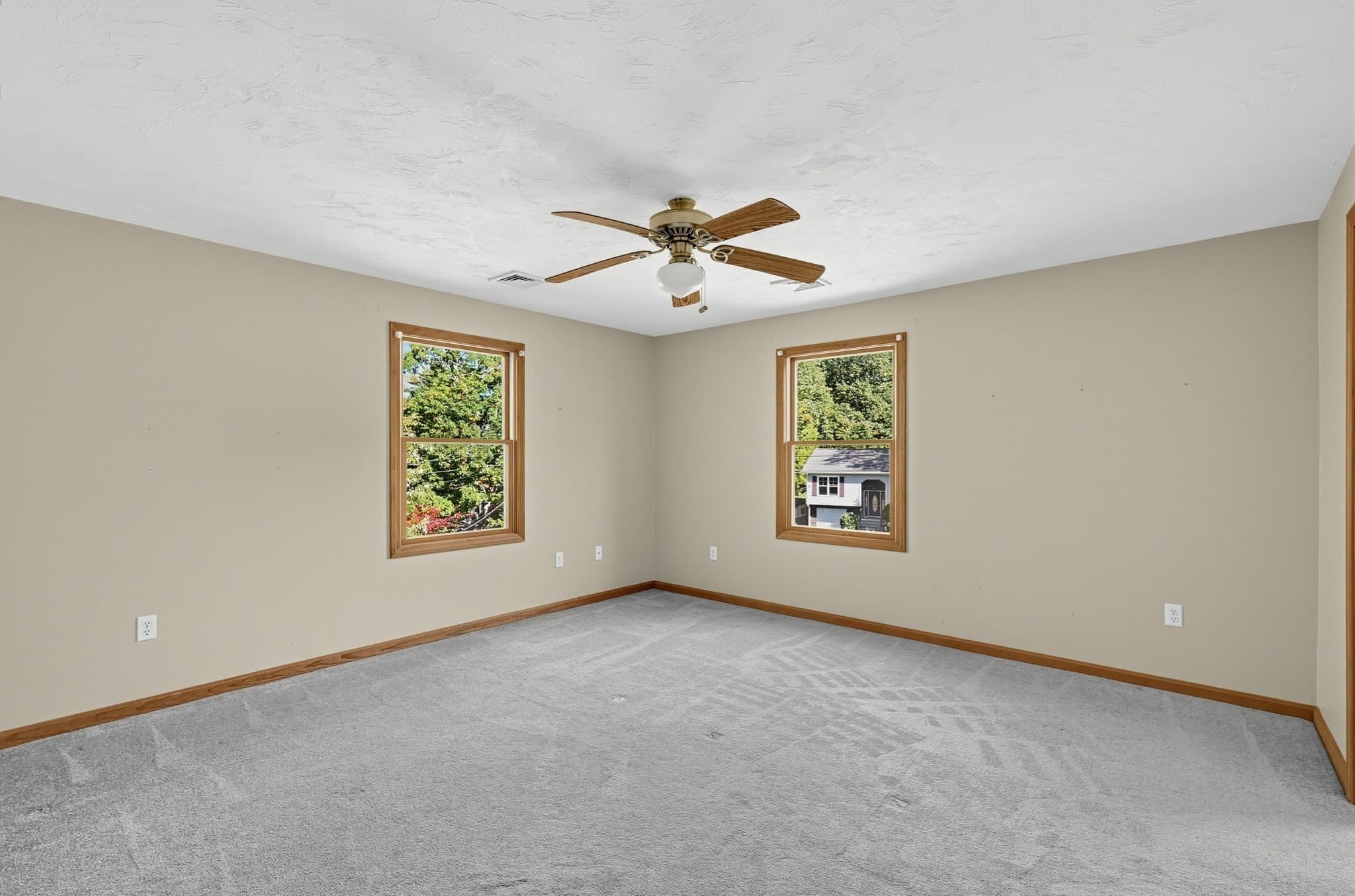 Single Family Residence at 305 Wren St, Taunton MA 02718, photo 20 of 39