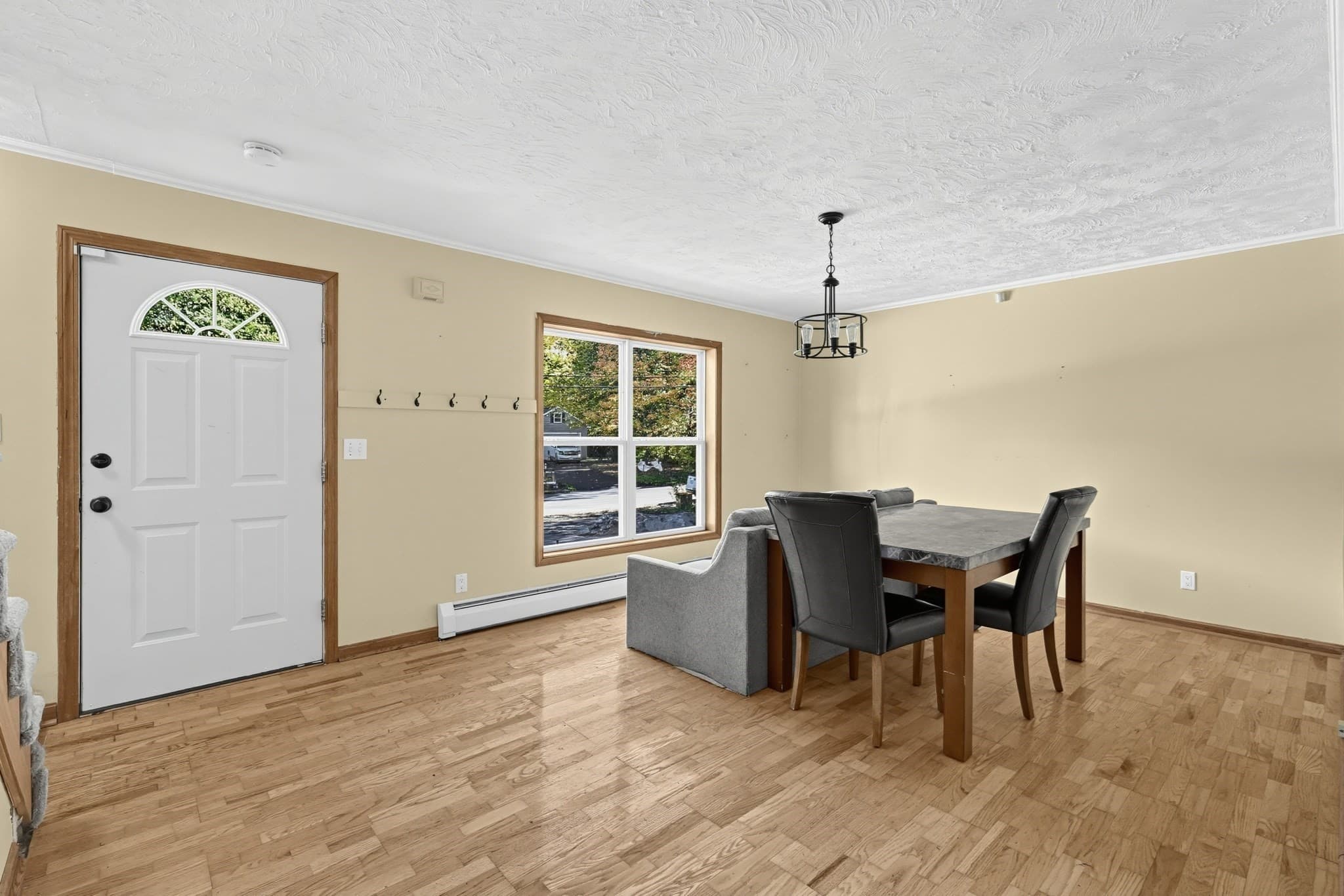 Single Family Residence at 305 Wren St, Taunton MA 02718, photo 9 of 39