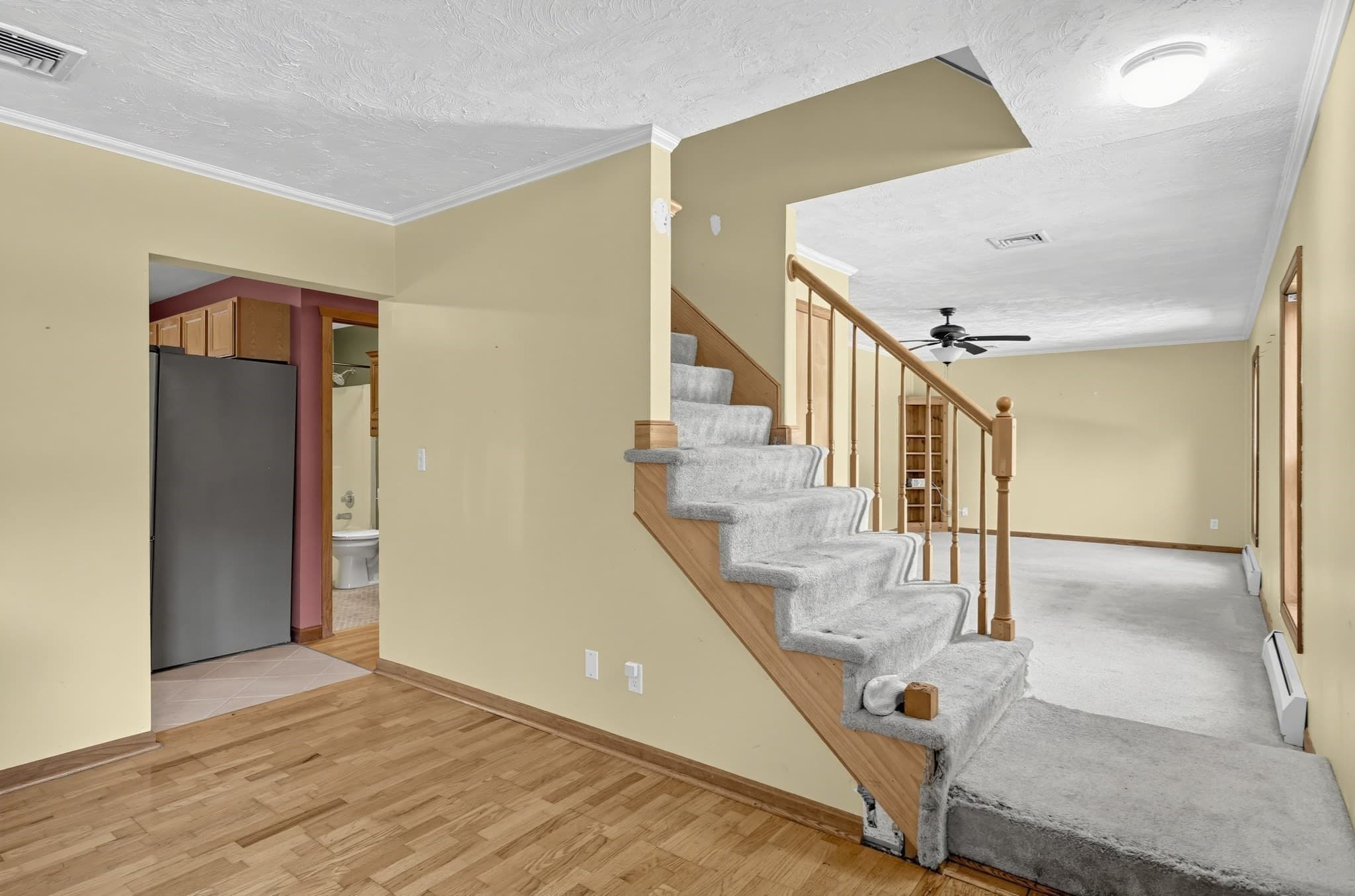 Single Family Residence at 305 Wren St, Taunton MA 02718, photo 10 of 39