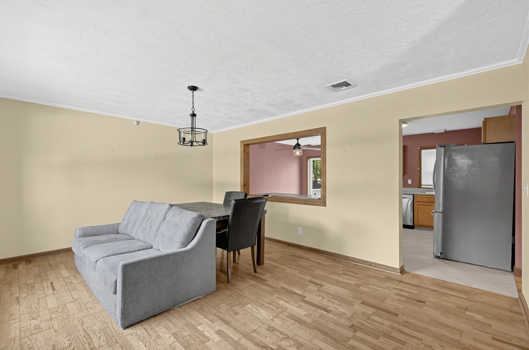 Single Family Residence at 305 Wren St, Taunton MA 02718, photo 8 of 39