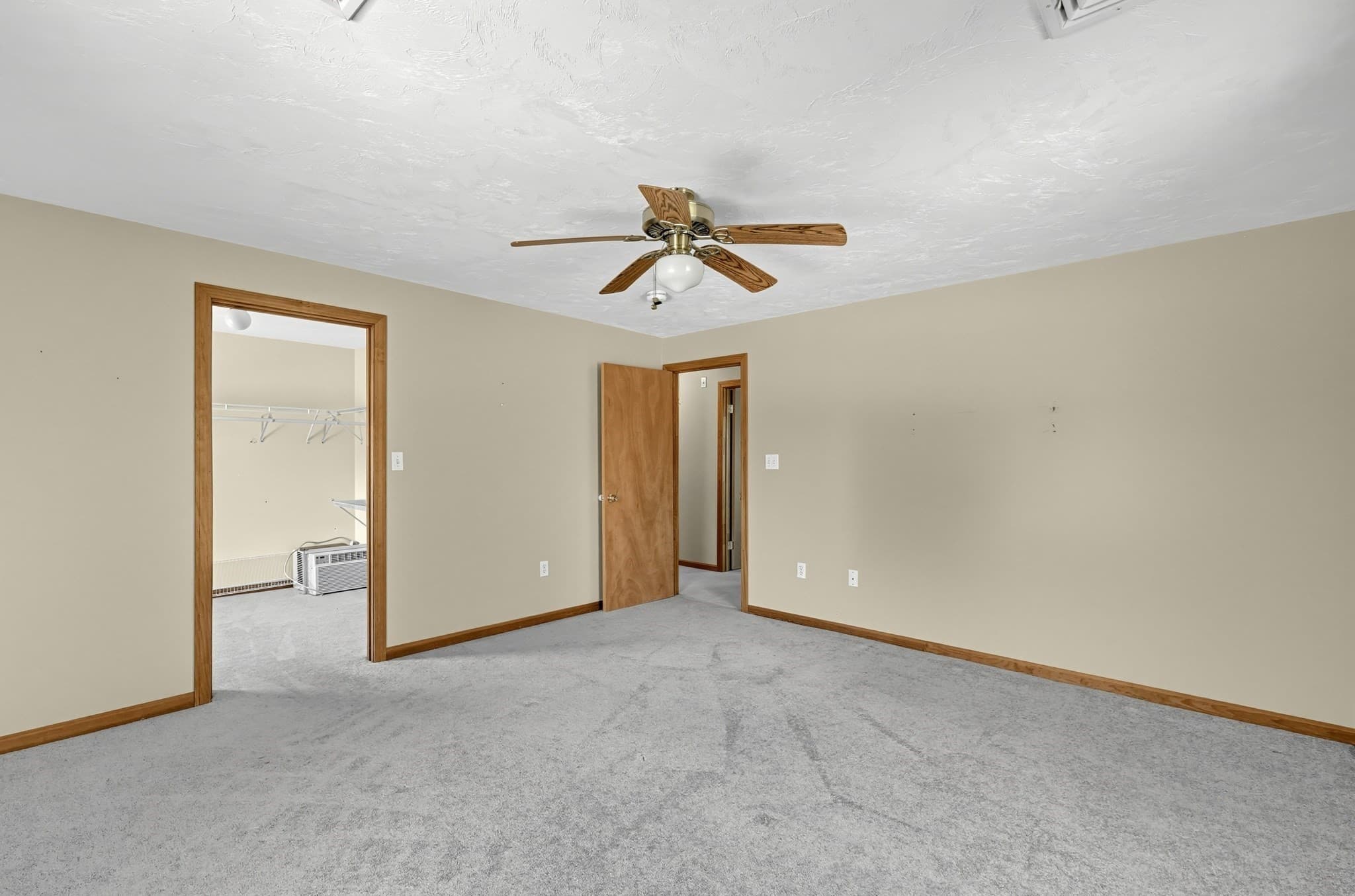 Single Family Residence at 305 Wren St, Taunton MA 02718, photo 21 of 39