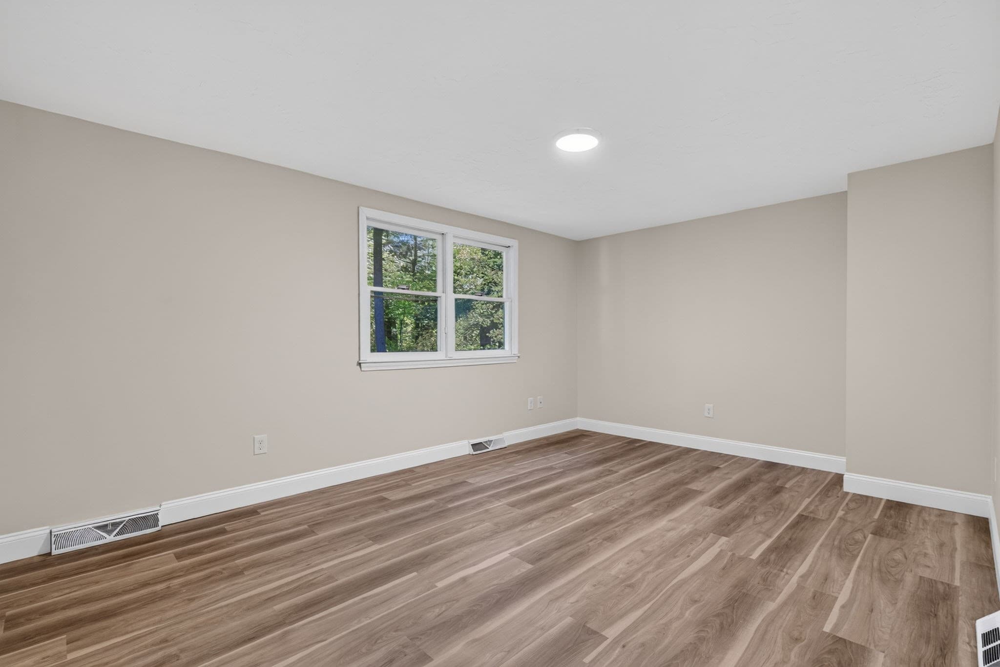 Single Family Residence at 120 Appletree Cir, Bridgewater MA 02324, photo 14 of 42