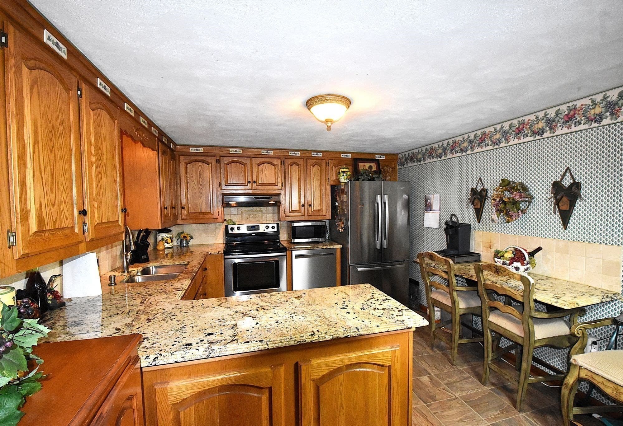 Single Family Residence at 17 Wedgewood Ln, Millbury MA 01527, photo 10 of 38