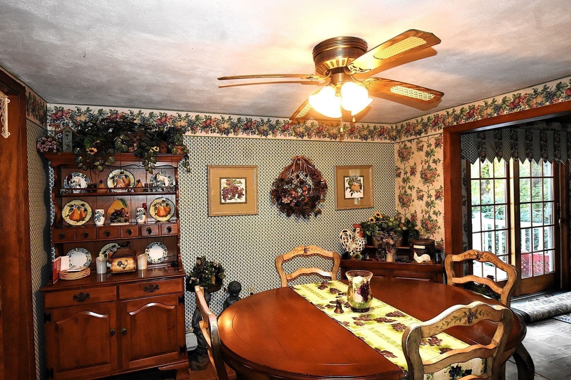 Single Family Residence at 17 Wedgewood Ln, Millbury MA 01527, photo 14 of 38