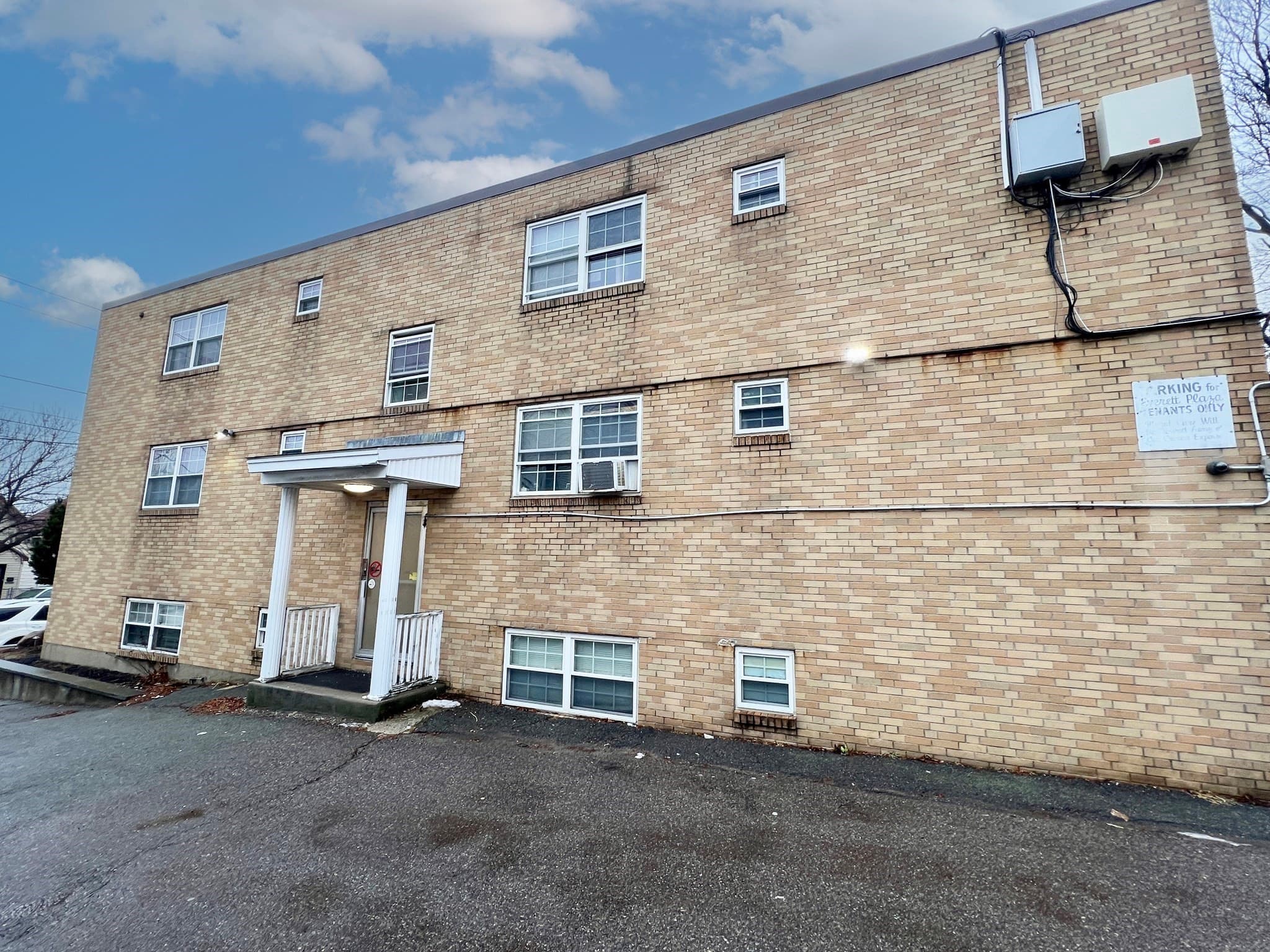 5+ Family - 5+ Units Up/Down at 238 Chelsea Street, Everett MA 02149, photo 5 of 24