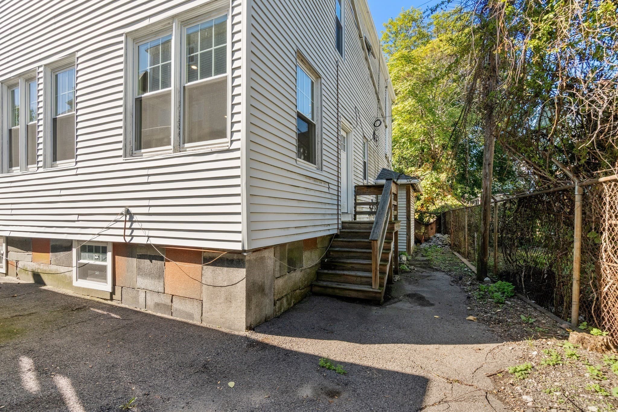 Single Family Residence at 26 Lawrence Ave, Boston MA 02121, photo 4 of 40