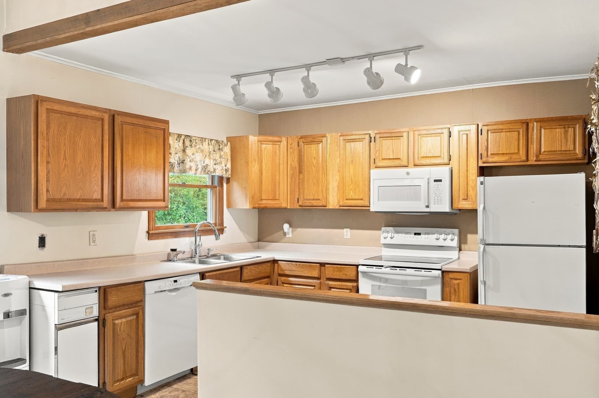 Single Family Residence at 290 Middleton Rd, Boxford MA 01921, photo 12 of 37