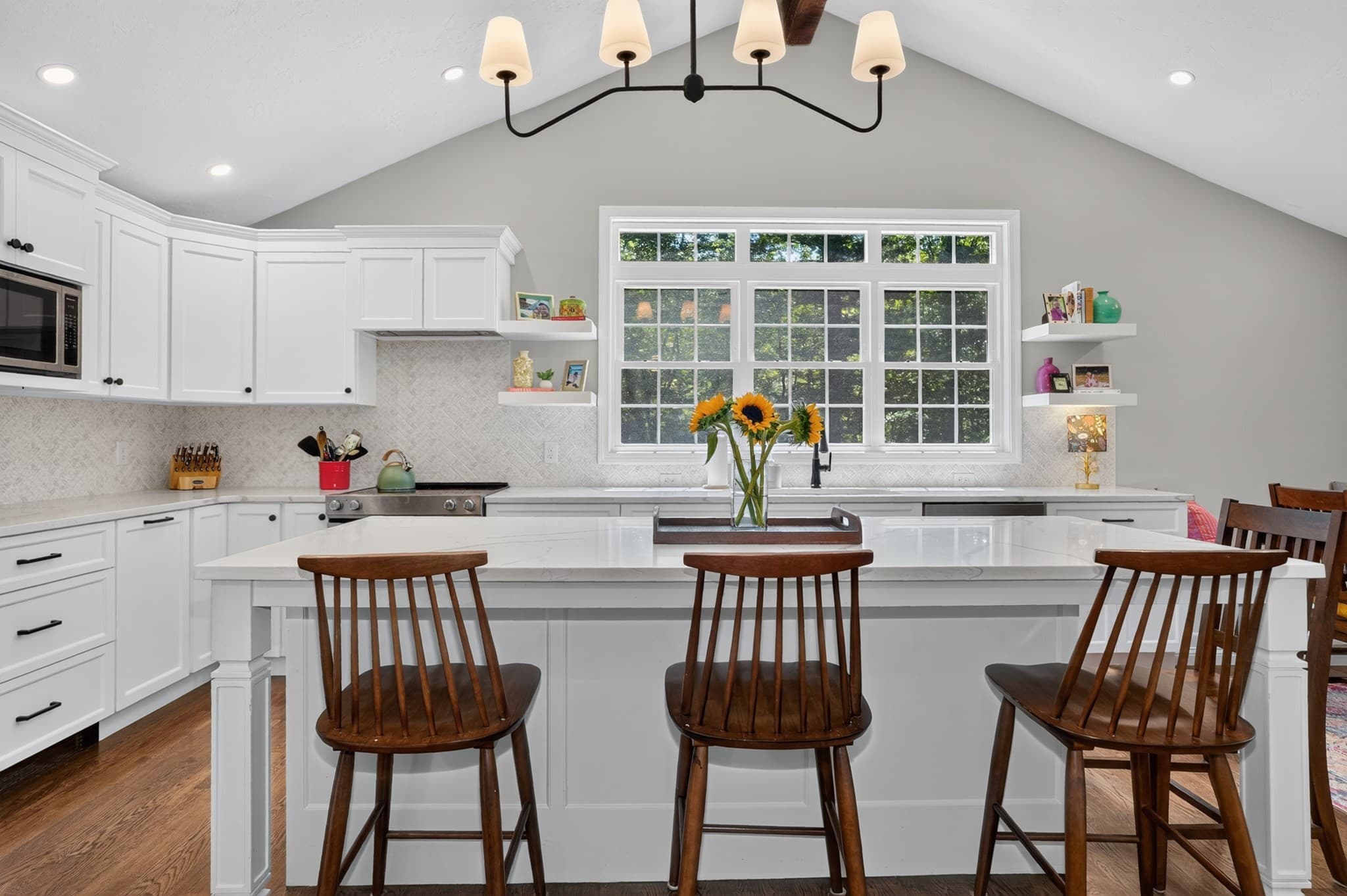 Single Family Residence at 18 Coolidge Cir, Northborough MA 01532, photo 8 of 35